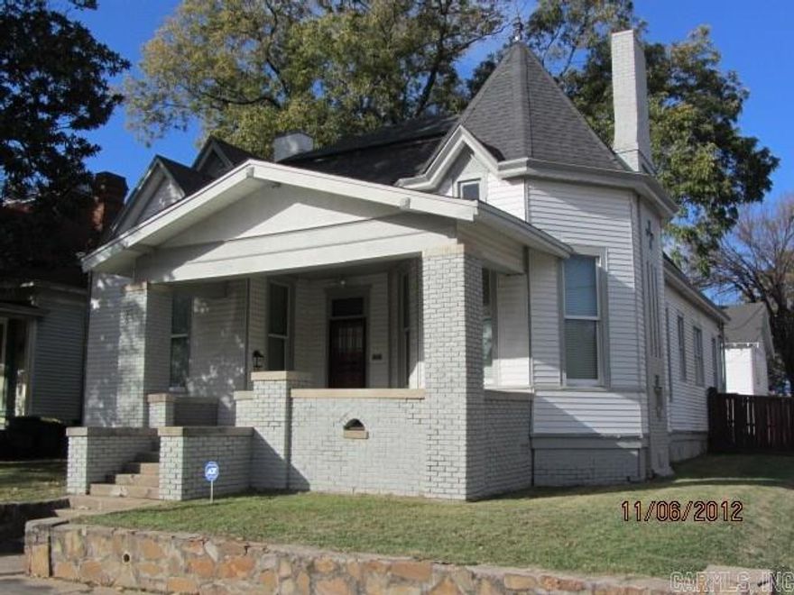 AVAILABLE JUNE 1ST! Live in a historic home downtown. 4 bedrooms, 2 1/2 baths, tall ceilings and large nicely painted rooms with updated kitchen. Ceramic tile, hardwood floors, carpeted bedrooms, large closets, ceiling fans, central HVAC, nice window coverings, great appliances, large front porch, fenced back yard & lawn care service make this a comfortable home. Call Marshall Peters & Associates 501-414-8340
