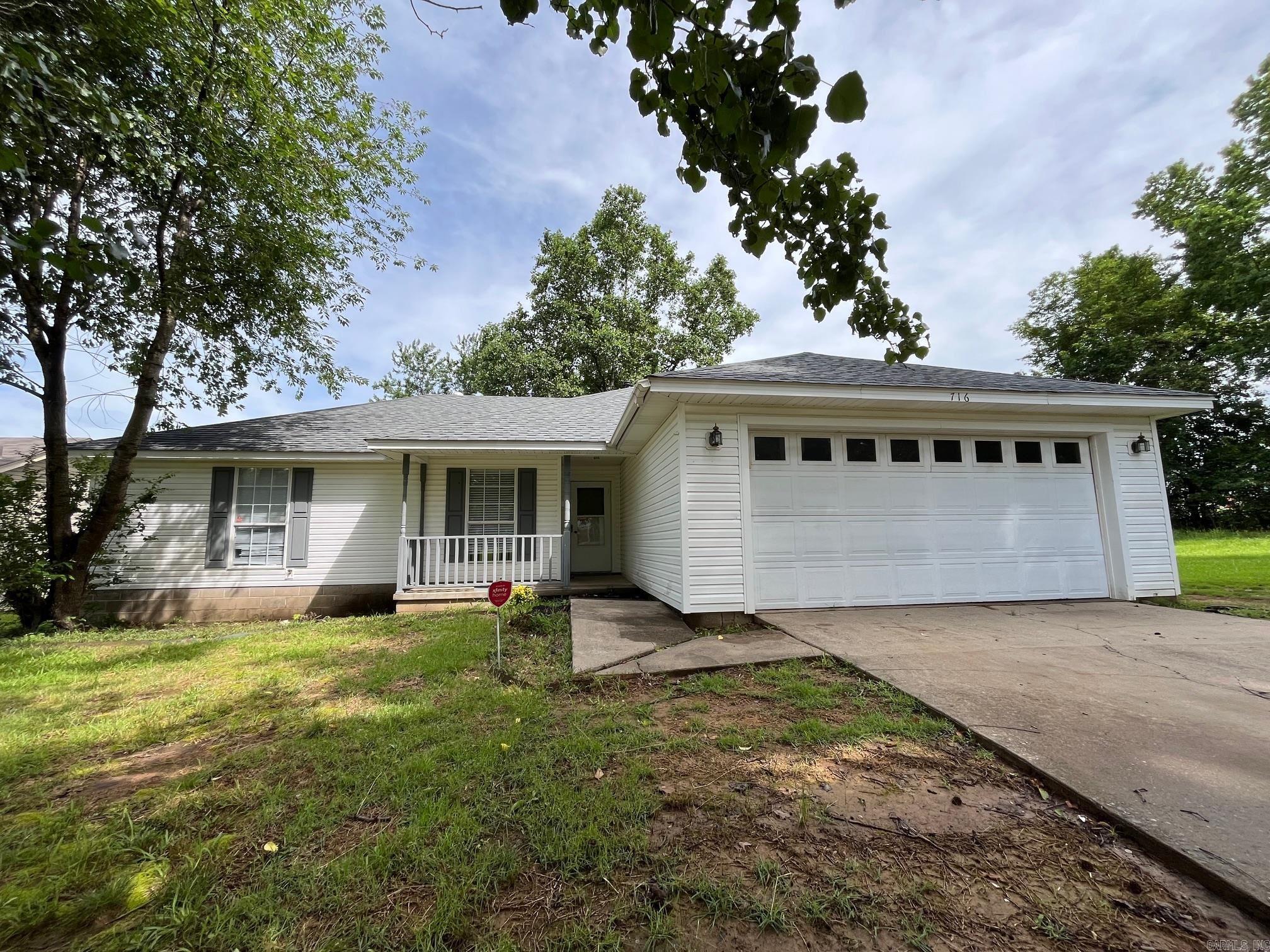 Completely renovated 3 bedroom, 2 bathrooms. Right off of James St next to the Freeway. Nice fenced back yard. Must see!