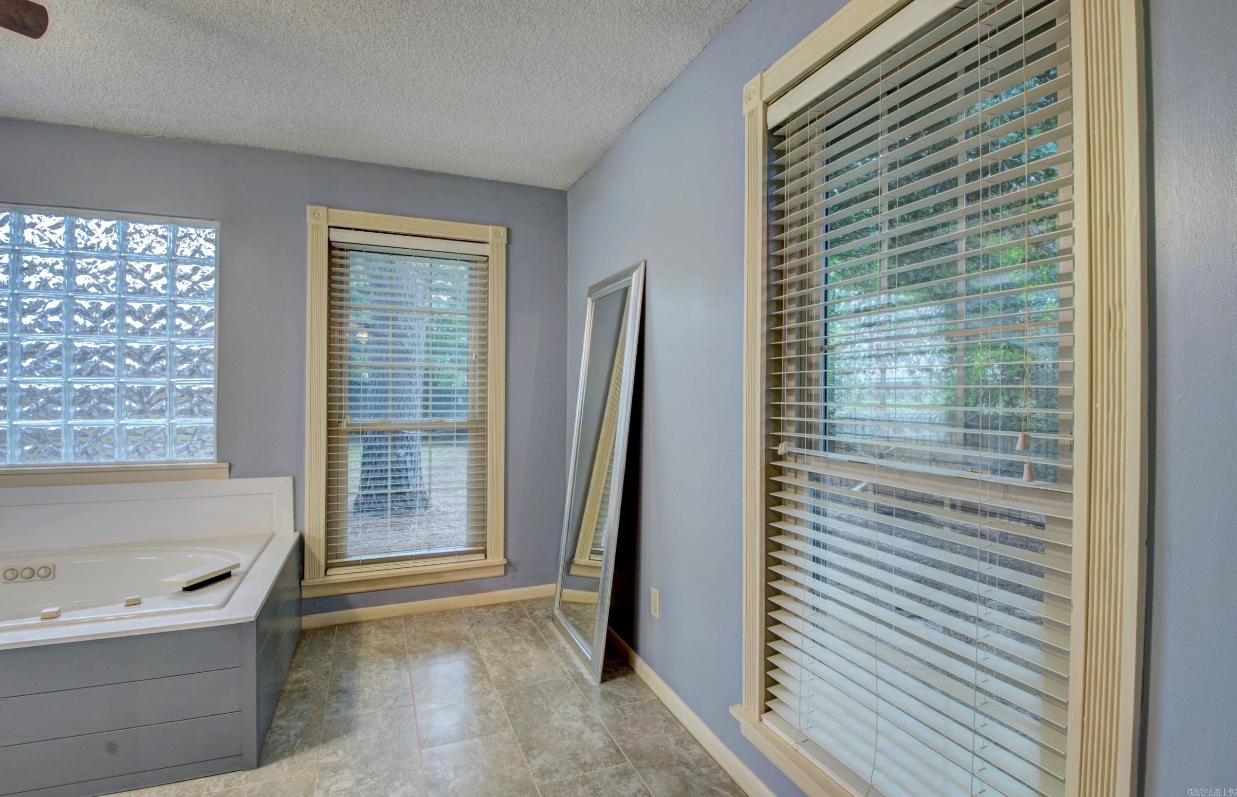 NORTH LAKEVIEW - Residential