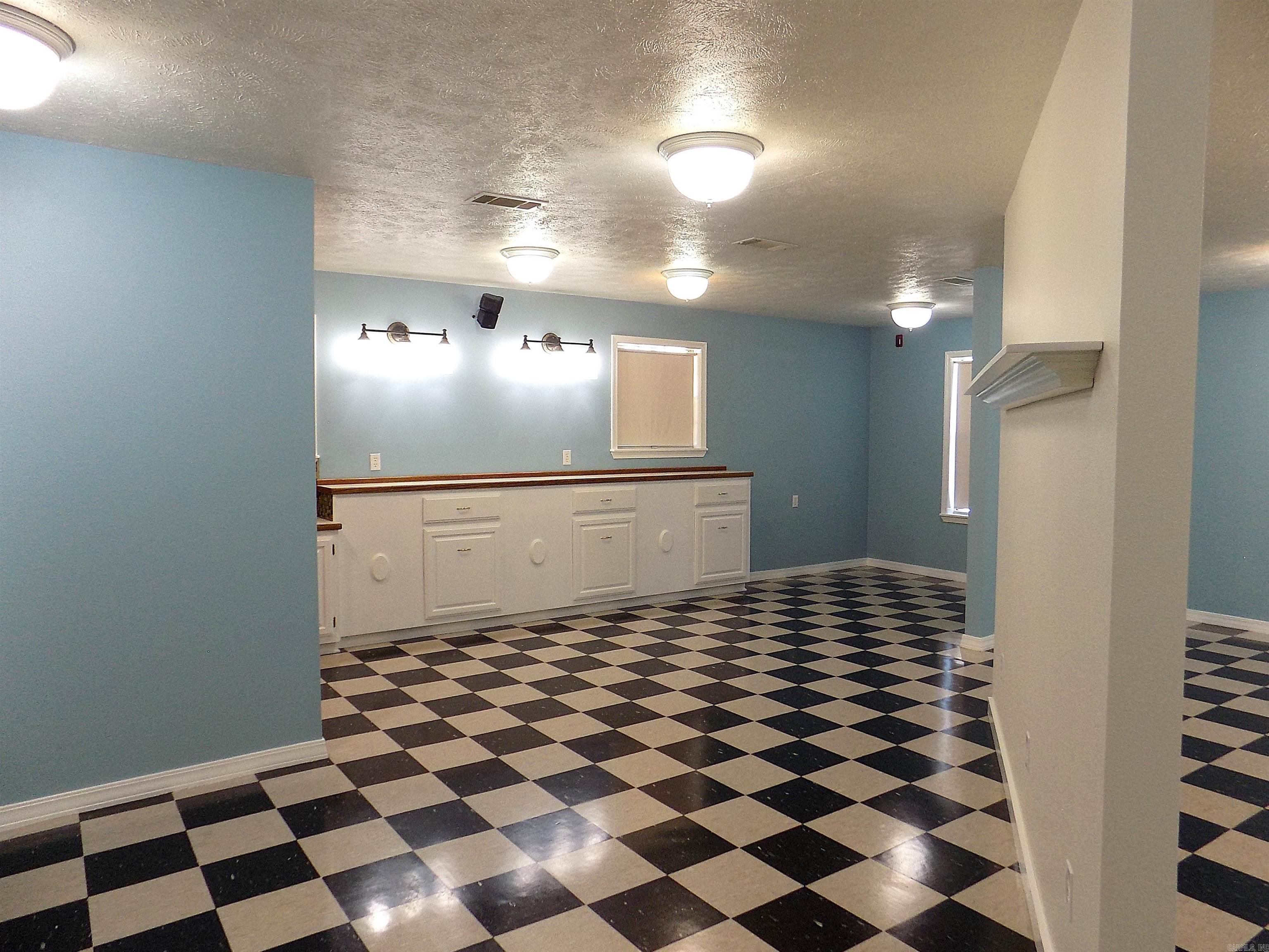 Millers Mall - Commercial Lease
