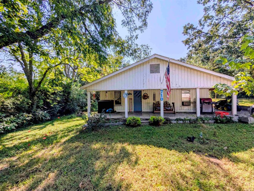 This charming 3 bedroom, 1 bathroom home sits within the city limits and offers convenience with a cozy feel. Inside, you’ll find comfortable living spaces with plenty of natural light. The kitchen and dining areas flow easily, making it great for everyday living. Step outside to enjoy a fully fenced backyard, ready for outdoor use and relaxation. Located close to schools, shopping, and dining, this home combines affordability with convenience. Don’t miss the chance to make this property yours—schedule a showing today!