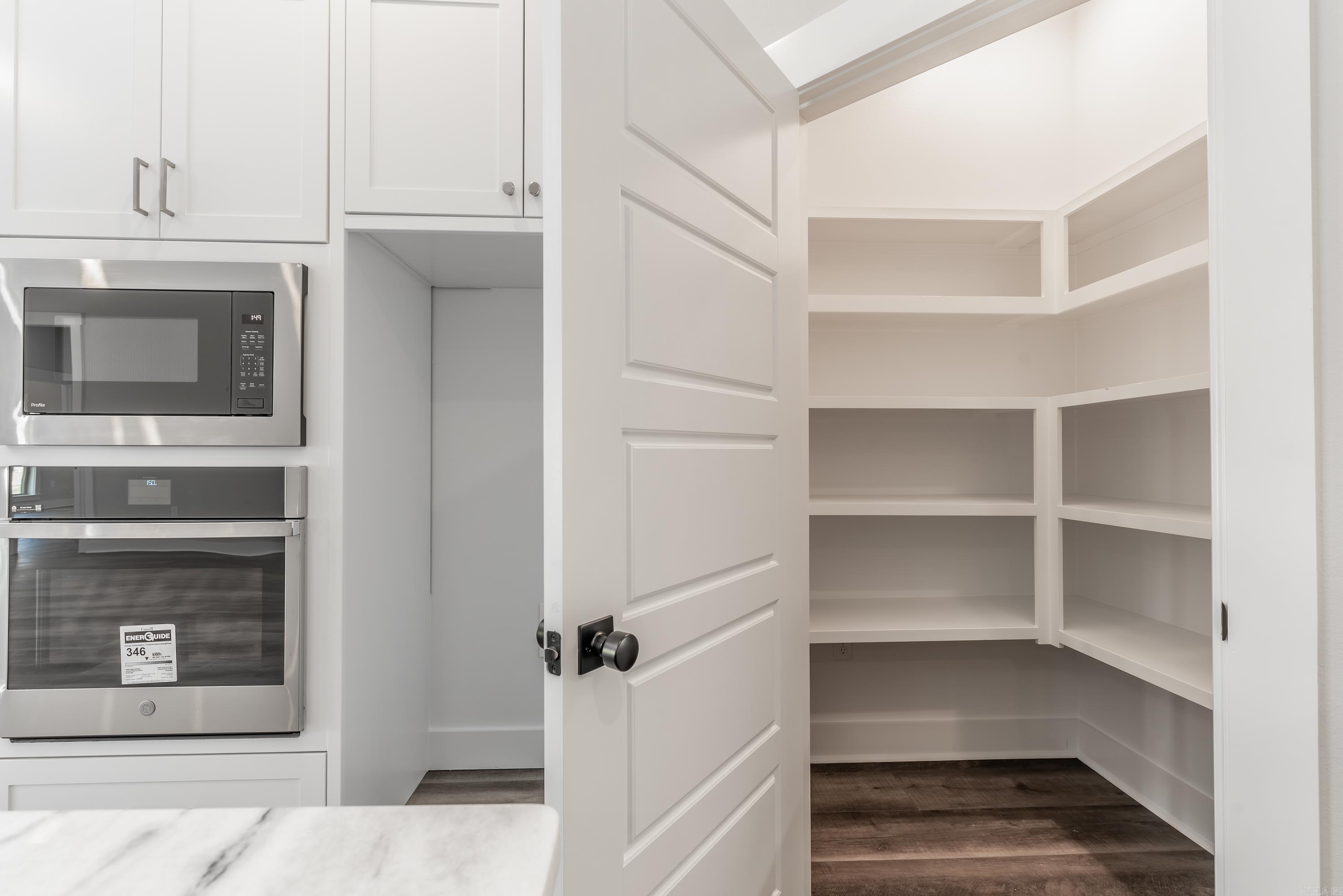 MAJESTIC POINTE - Residential