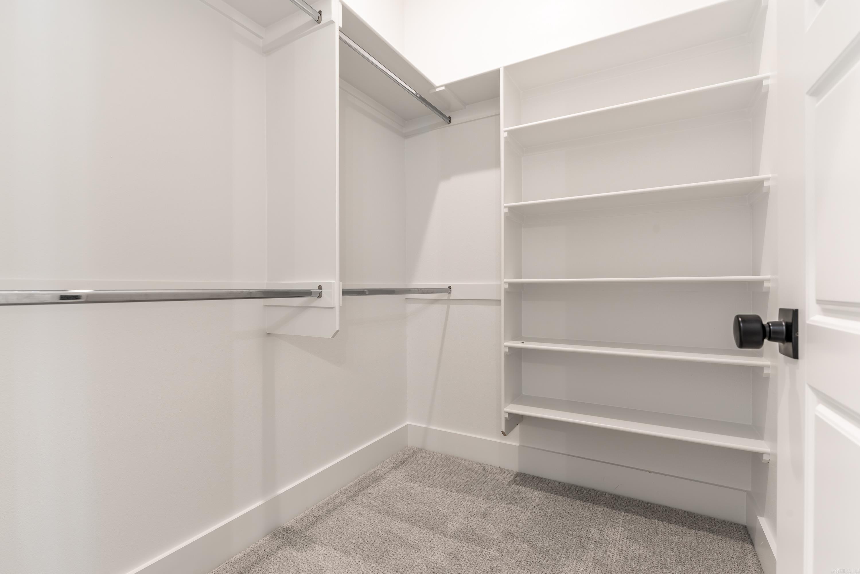 MAJESTIC POINTE - Residential