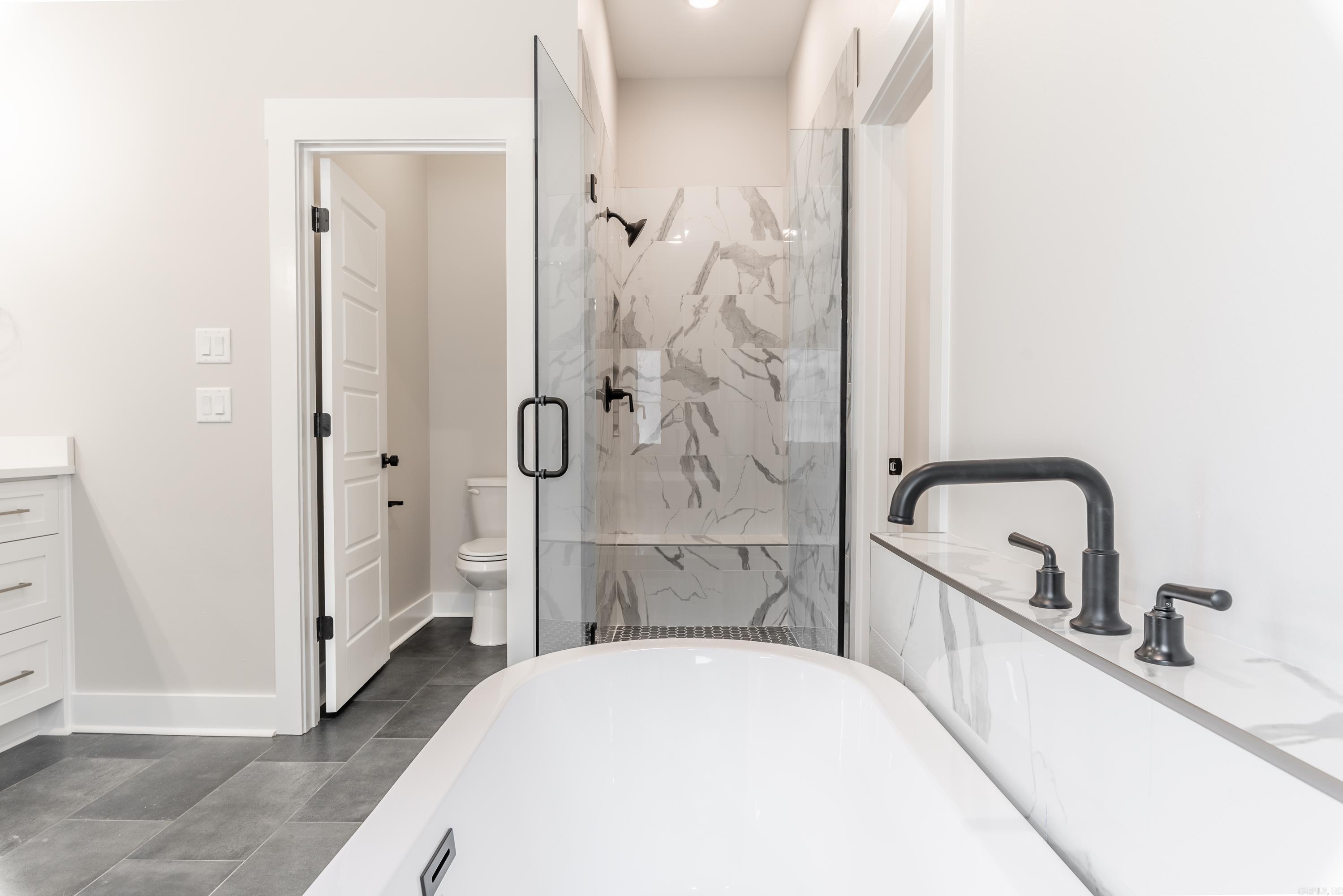 MAJESTIC POINTE - Residential