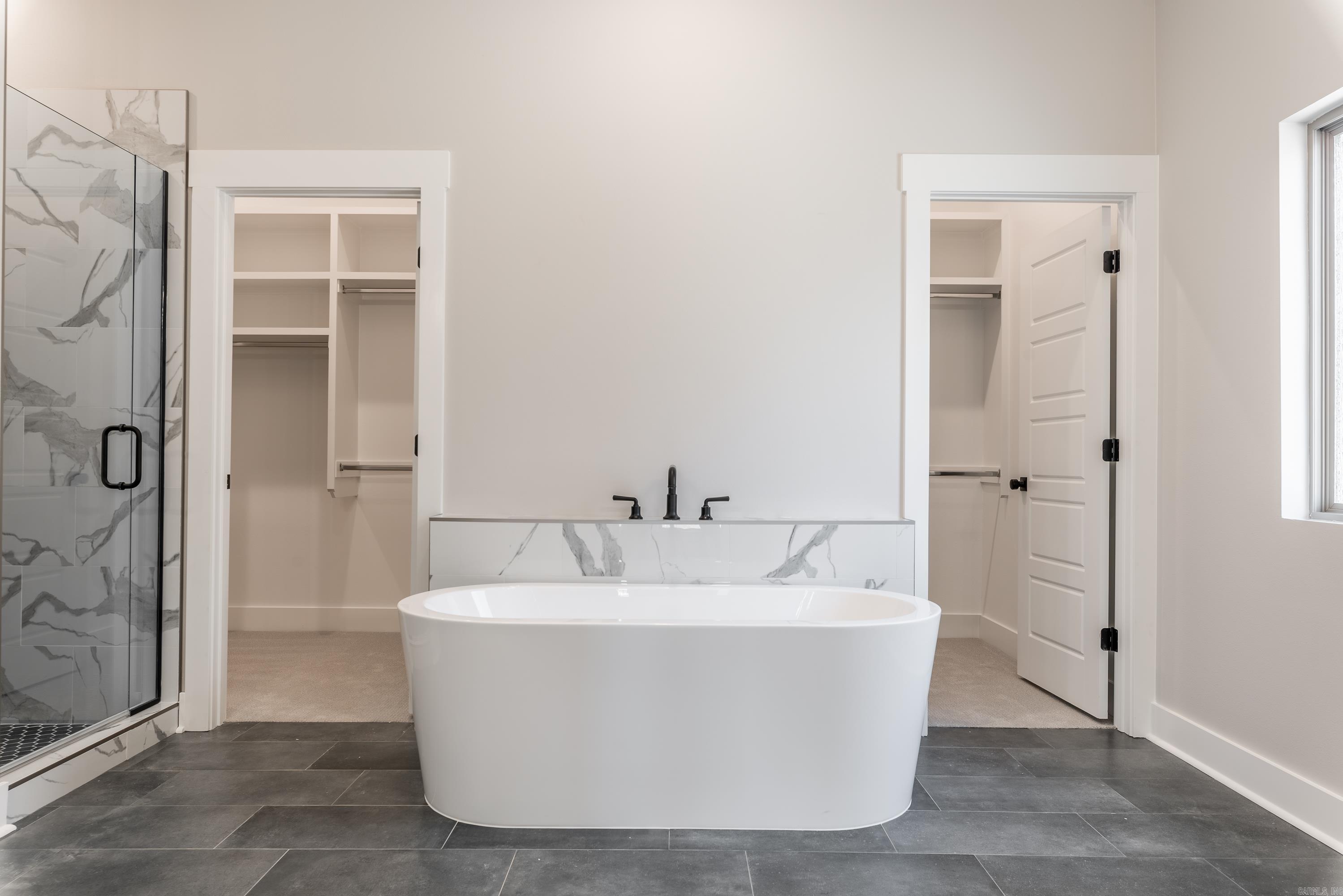 MAJESTIC POINTE - Residential