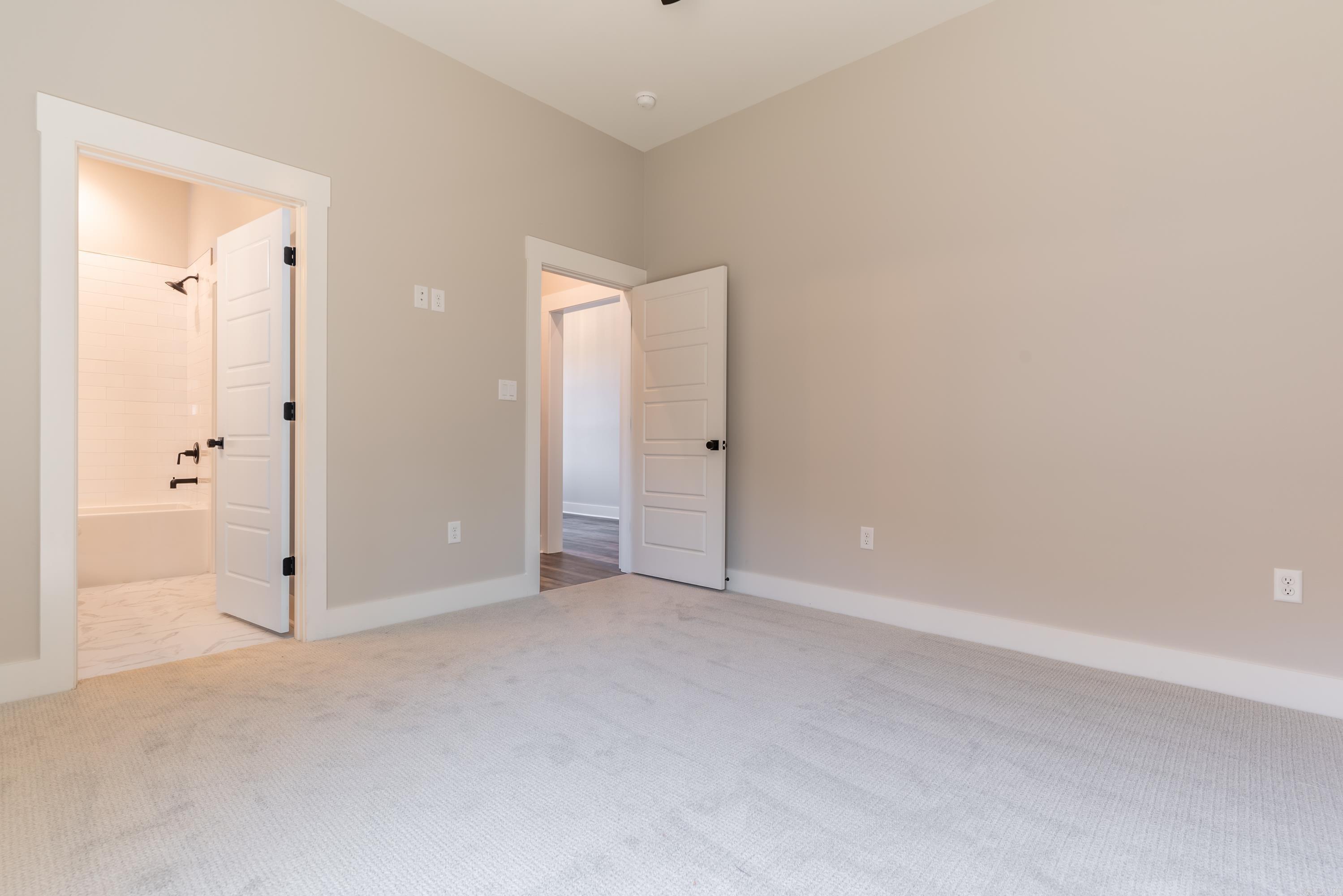 MAJESTIC POINTE - Residential