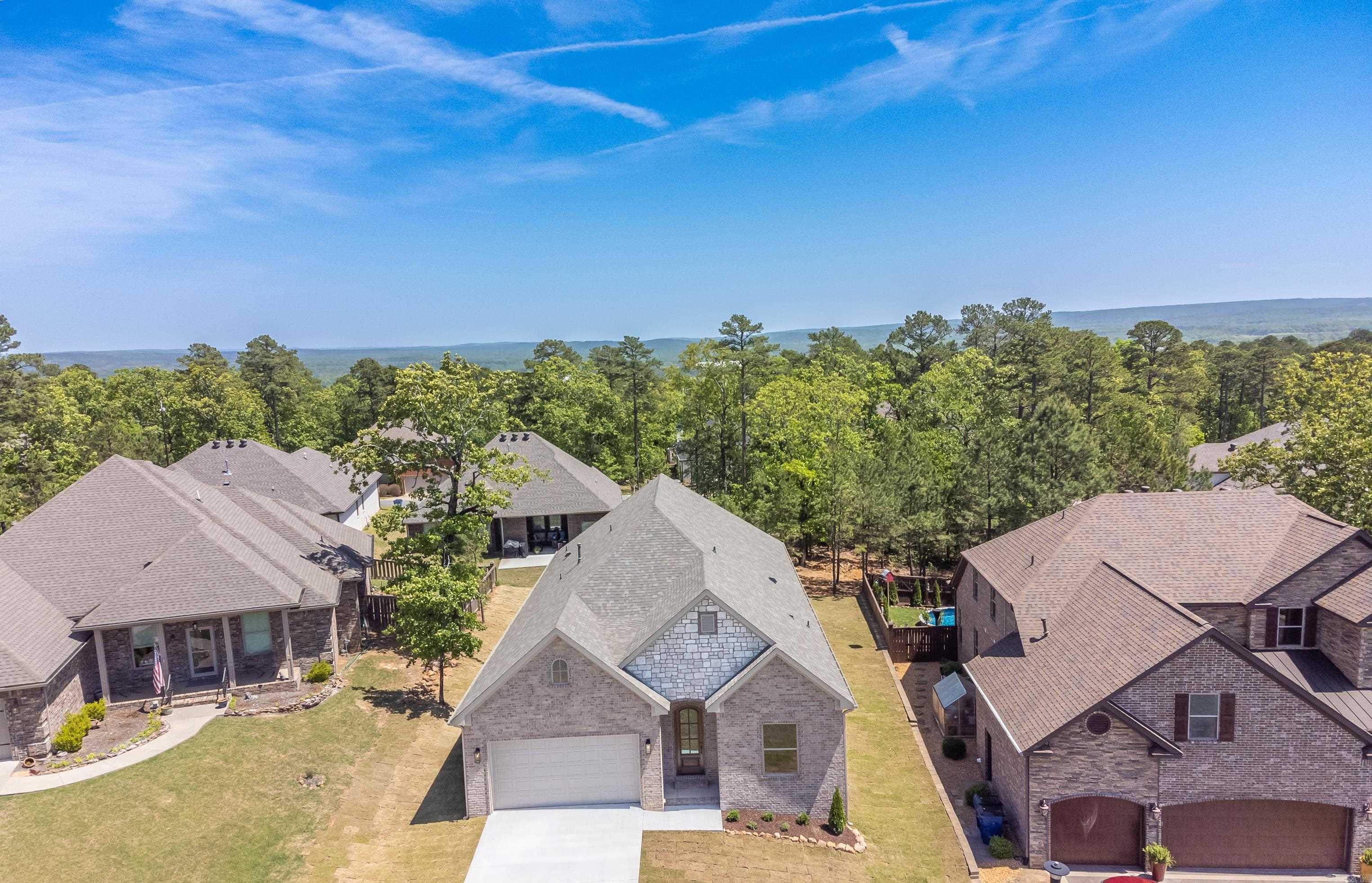 MAJESTIC POINTE - Residential