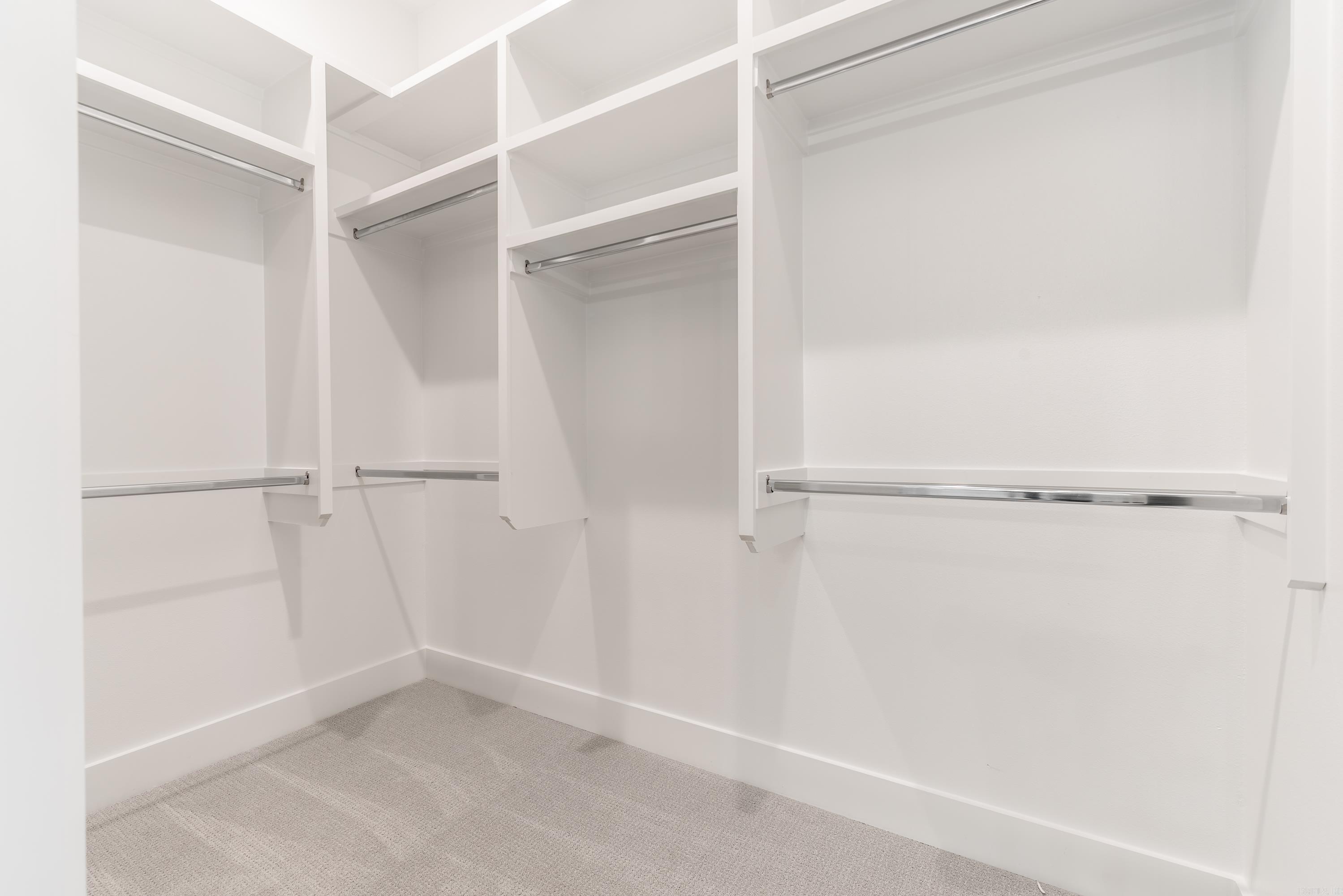 MAJESTIC POINTE - Residential