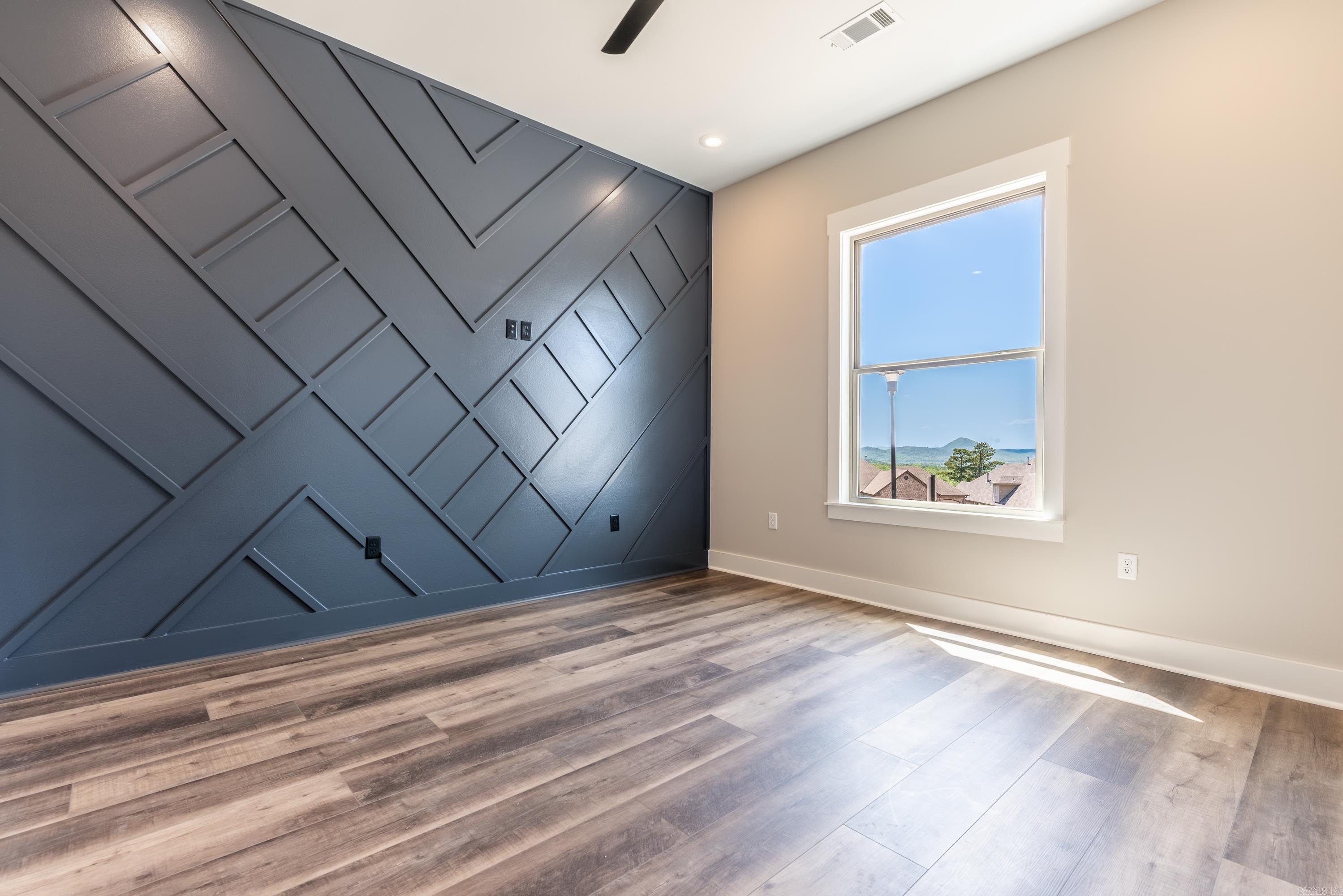 MAJESTIC POINTE - Residential