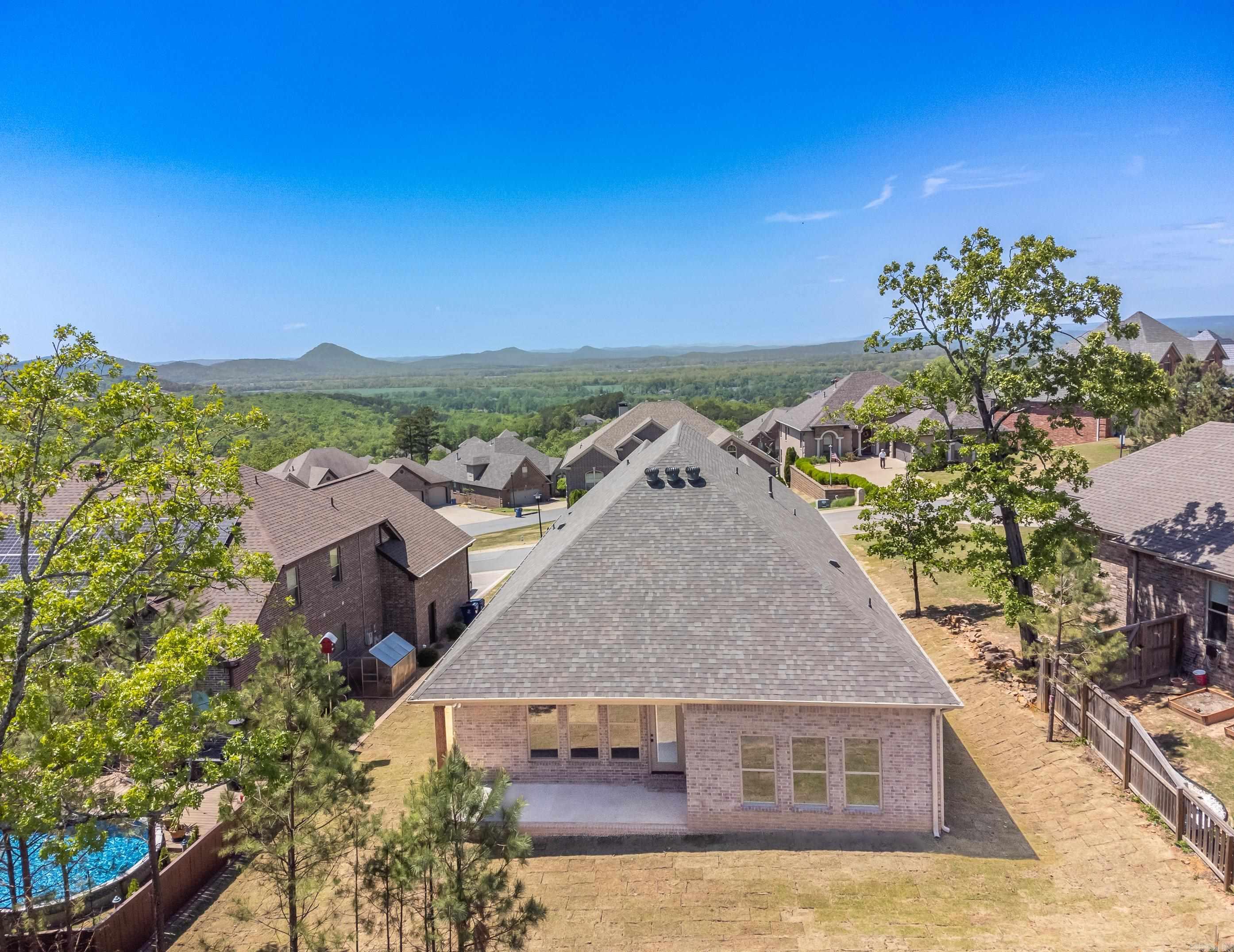 MAJESTIC POINTE - Residential