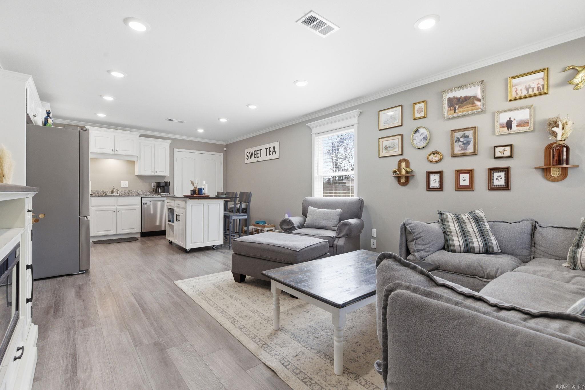 CHASTAIN GDNS - Residential