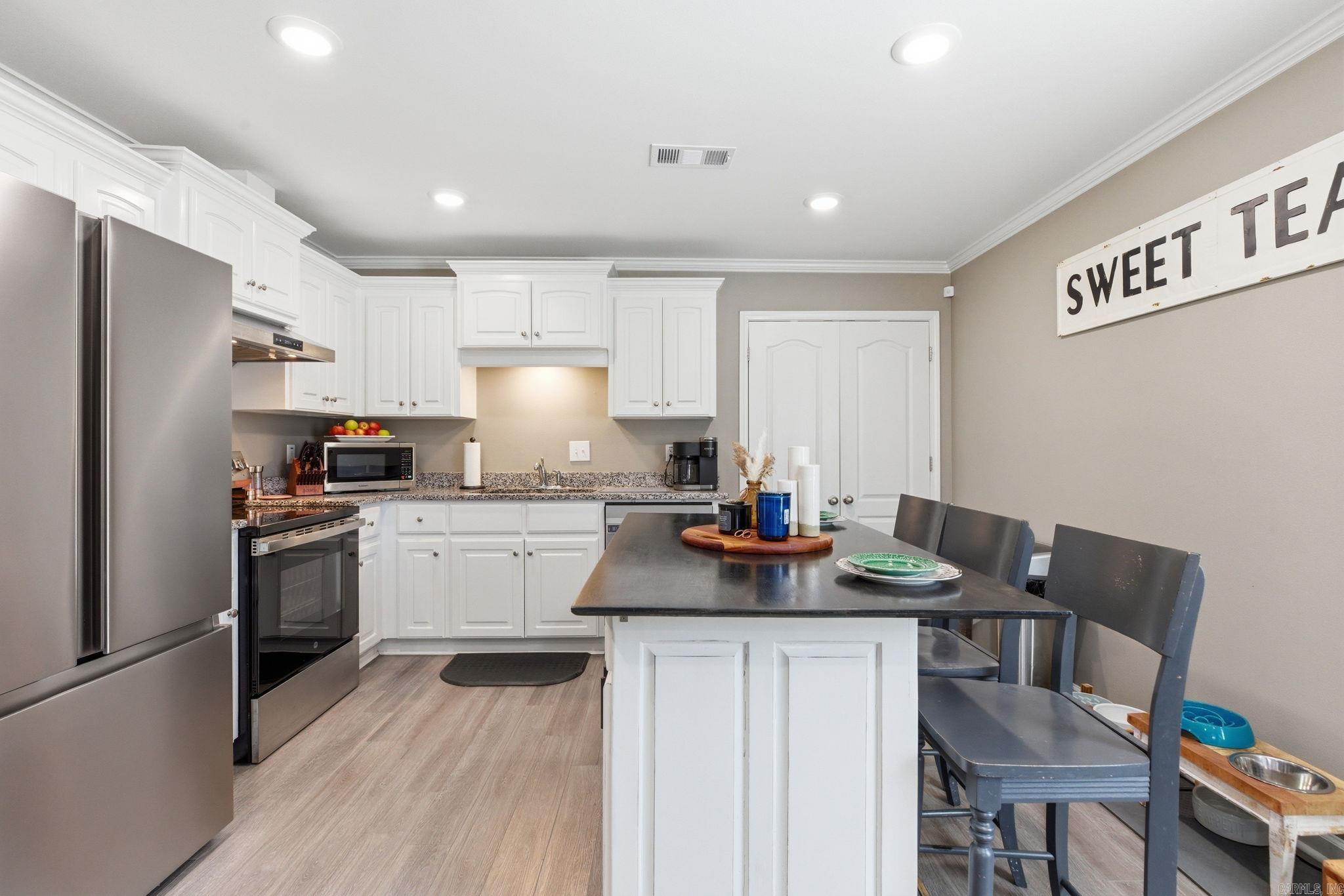 CHASTAIN GDNS - Residential