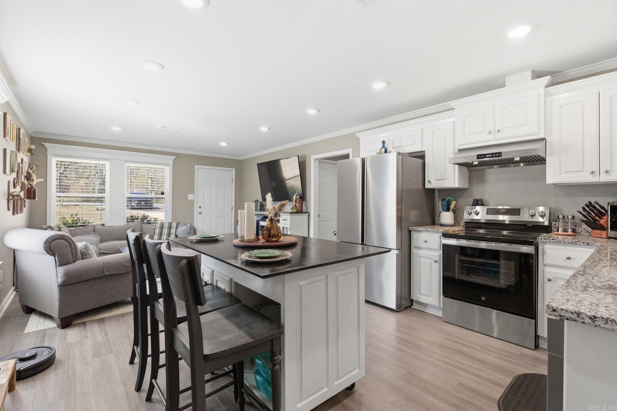 CHASTAIN GDNS - Residential