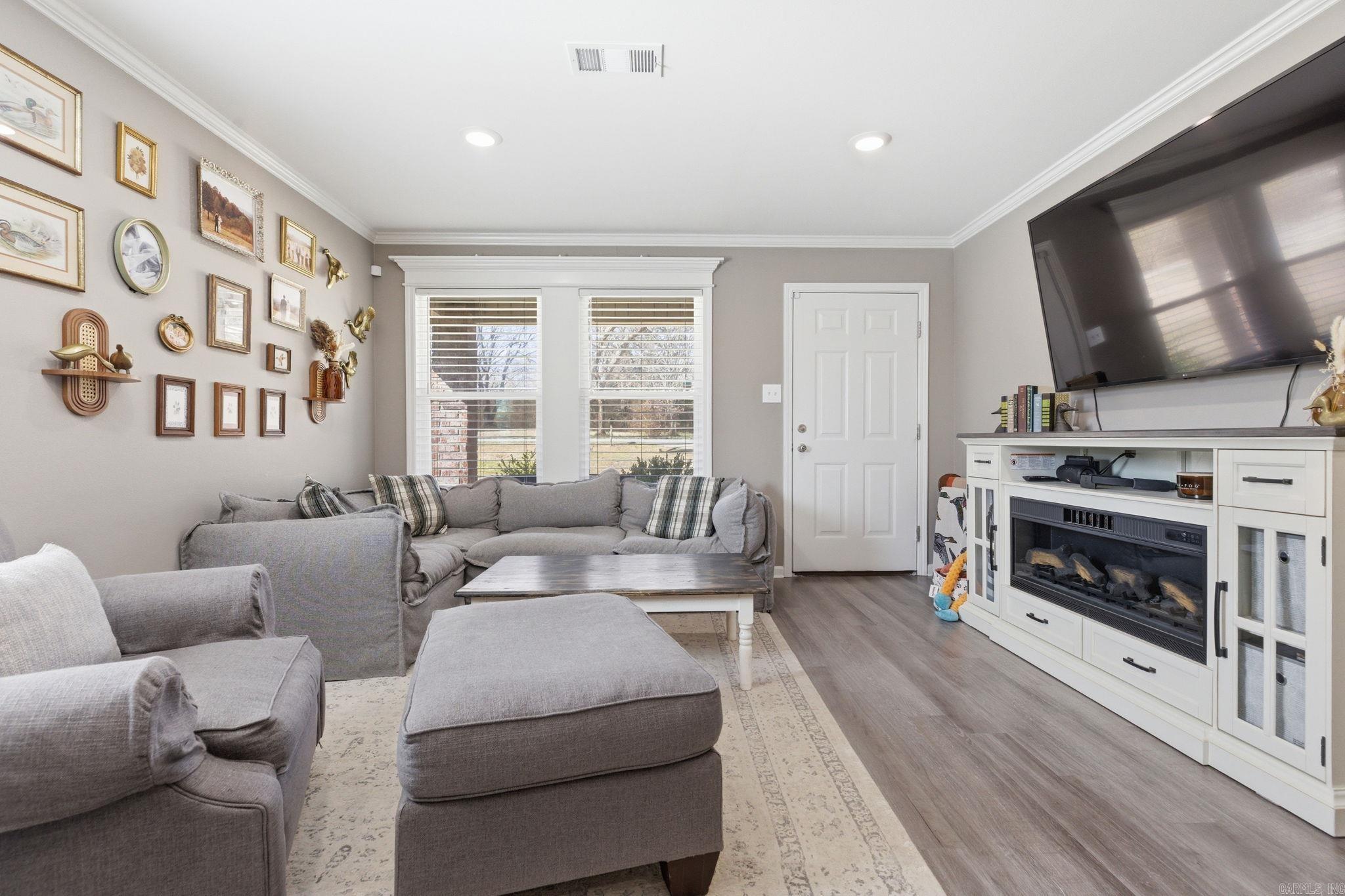 CHASTAIN GDNS - Residential