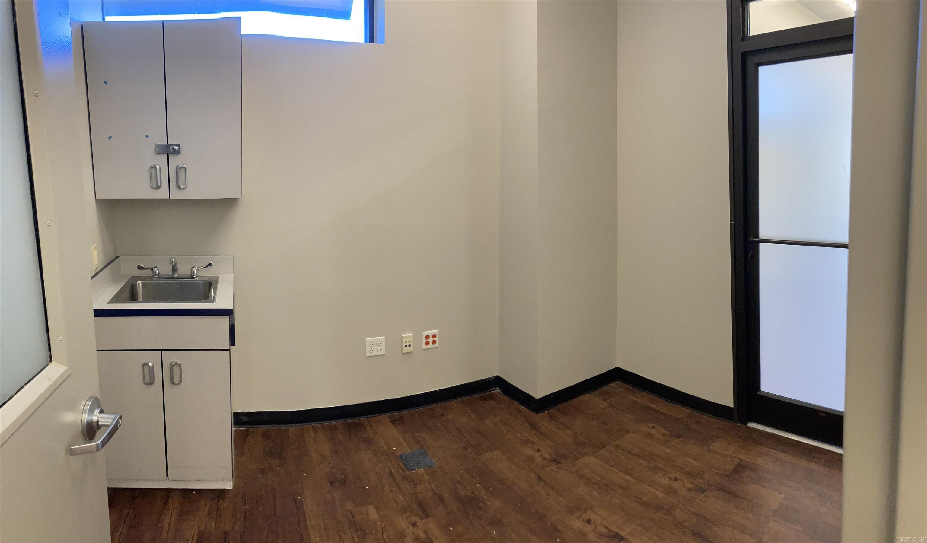 Coles 3rd - Commercial Sale