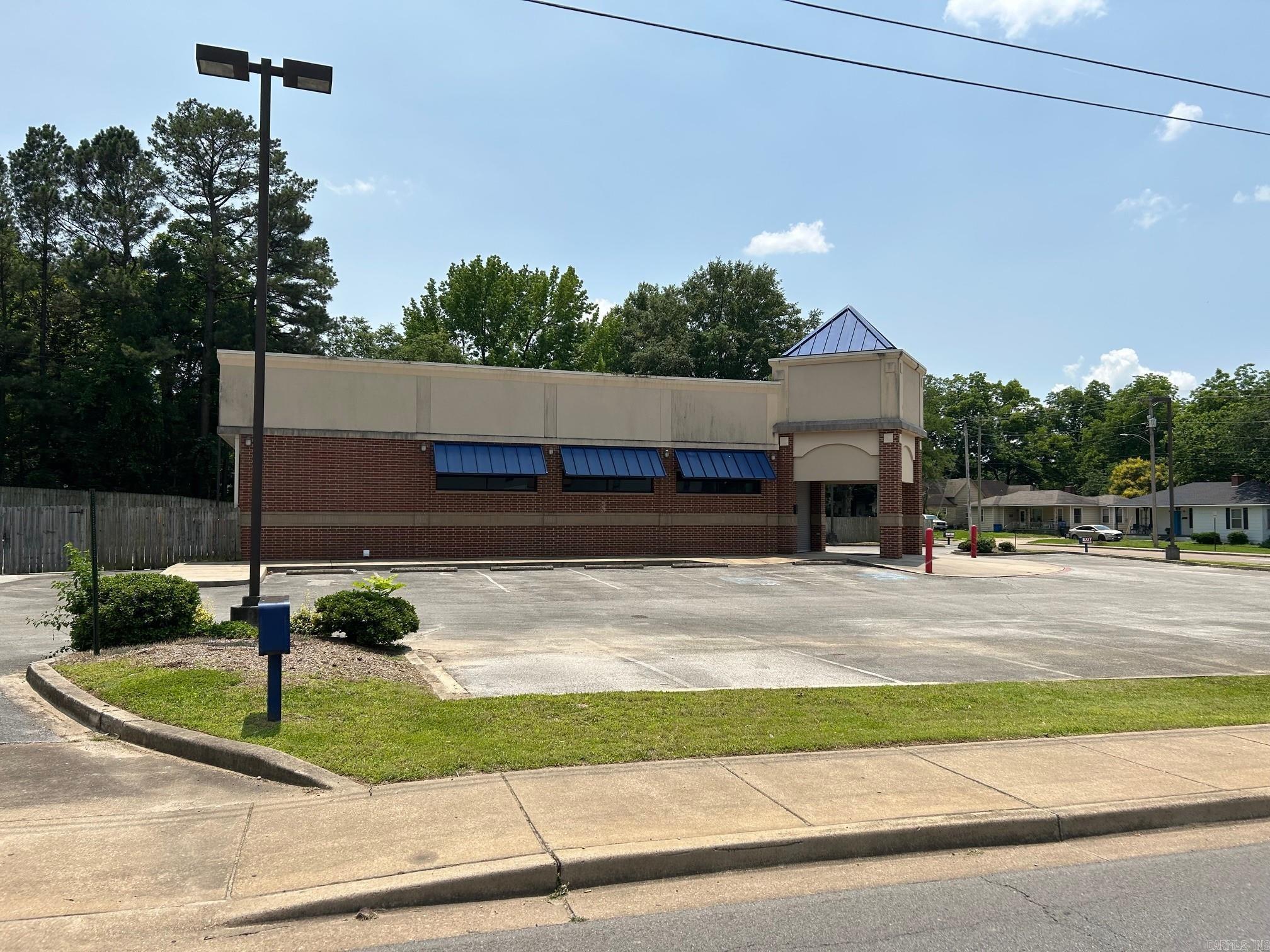 Coles 3rd - Commercial Sale