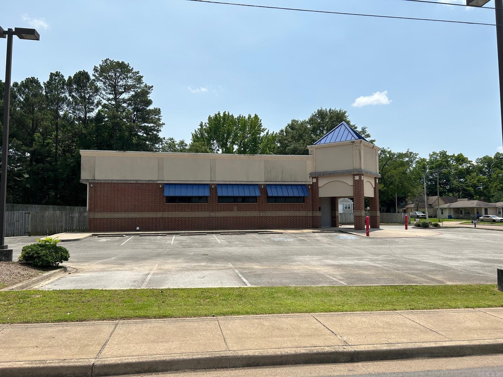 Coles 3rd - Commercial Sale