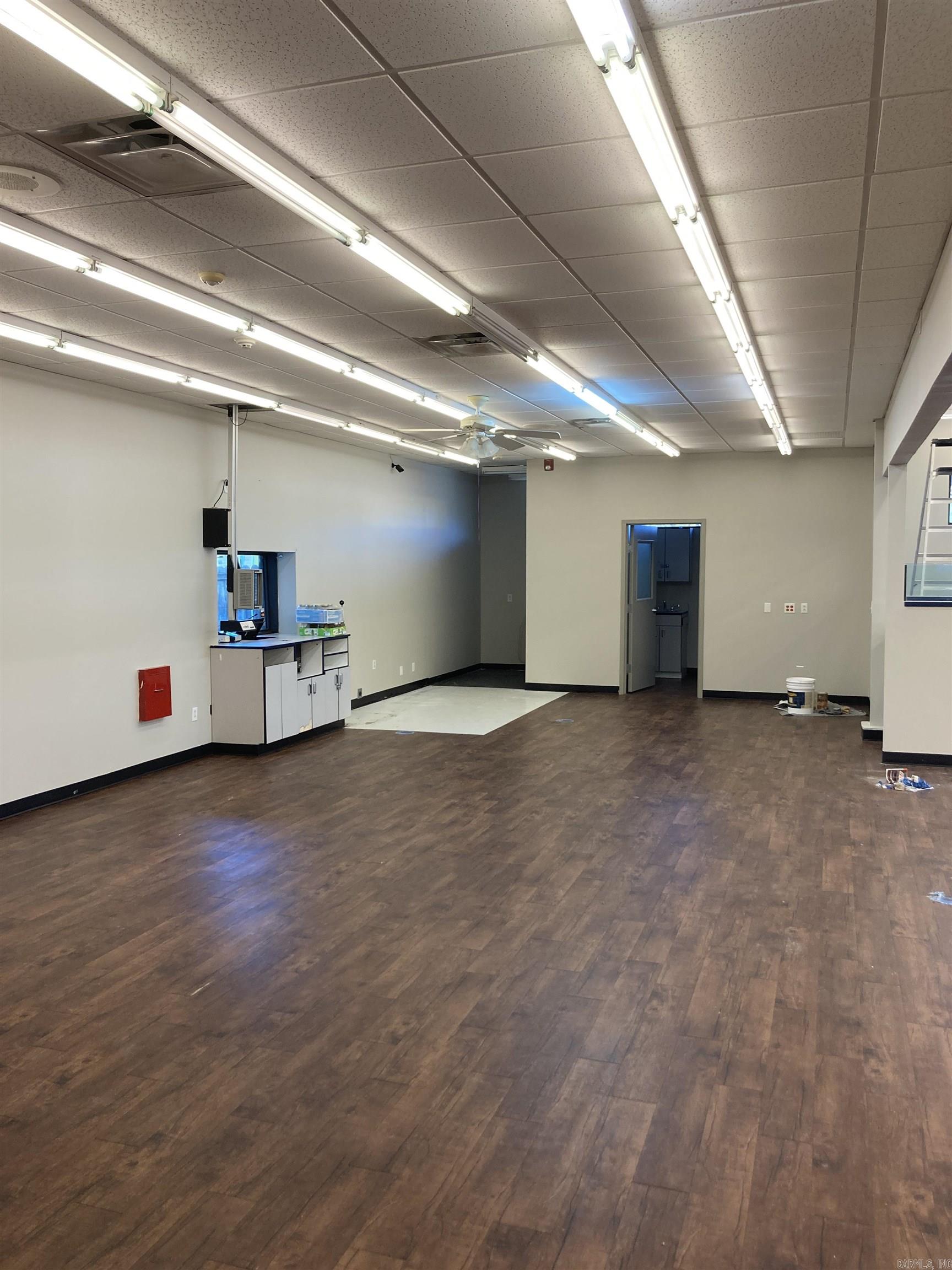 Coles 3rd - Commercial Sale