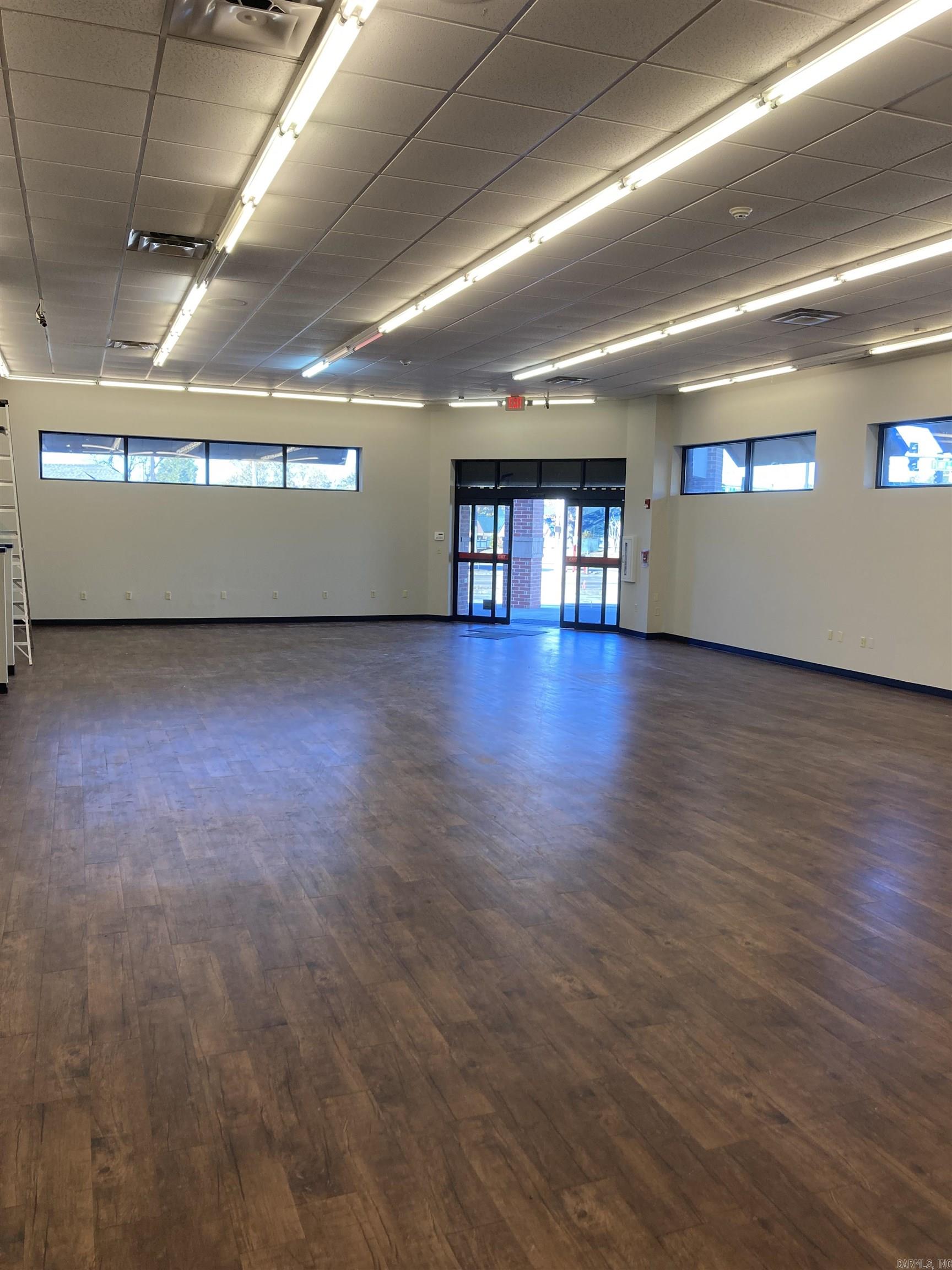 Coles 3rd - Commercial Sale