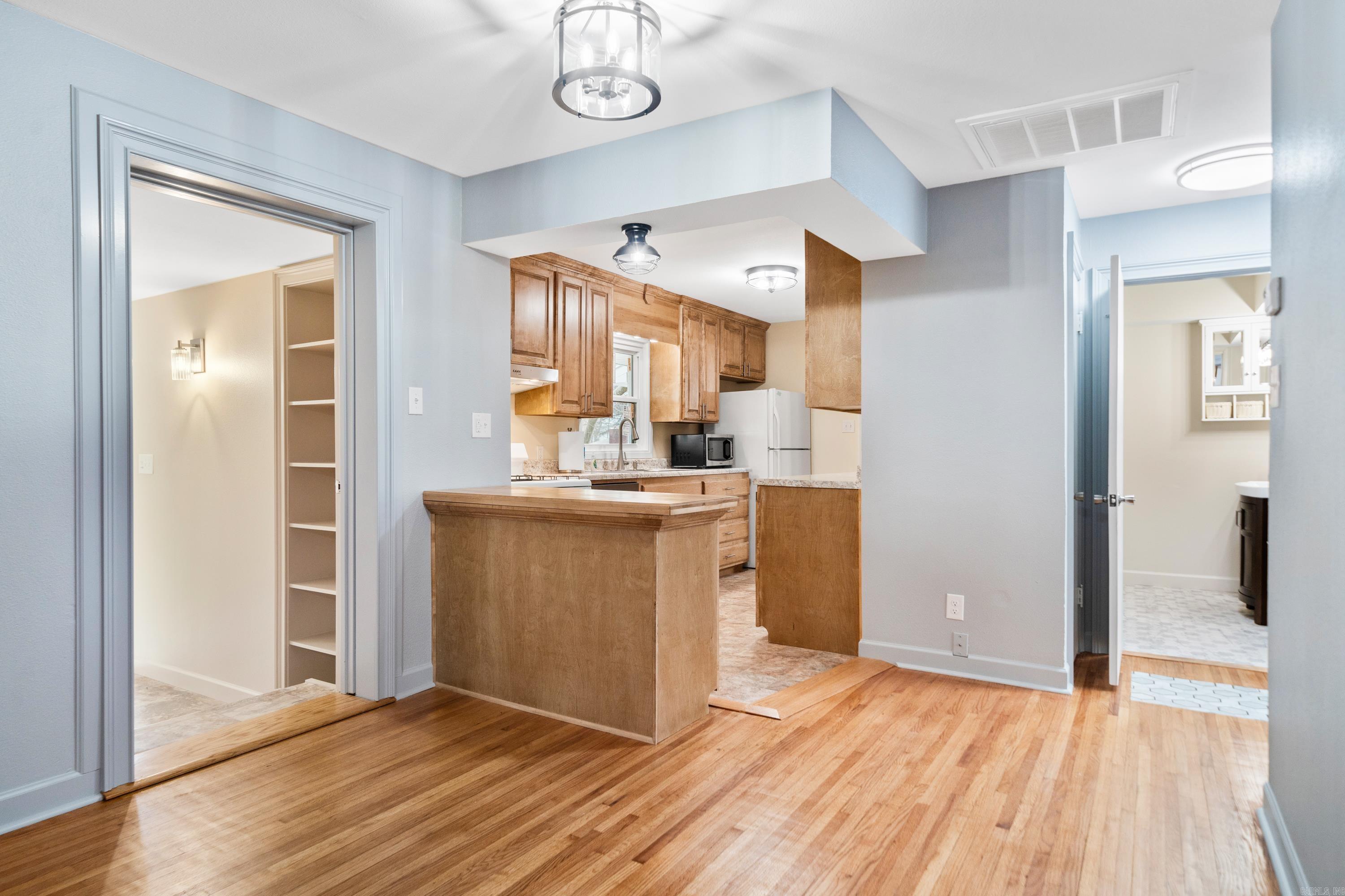 Burroughs JH - Residential