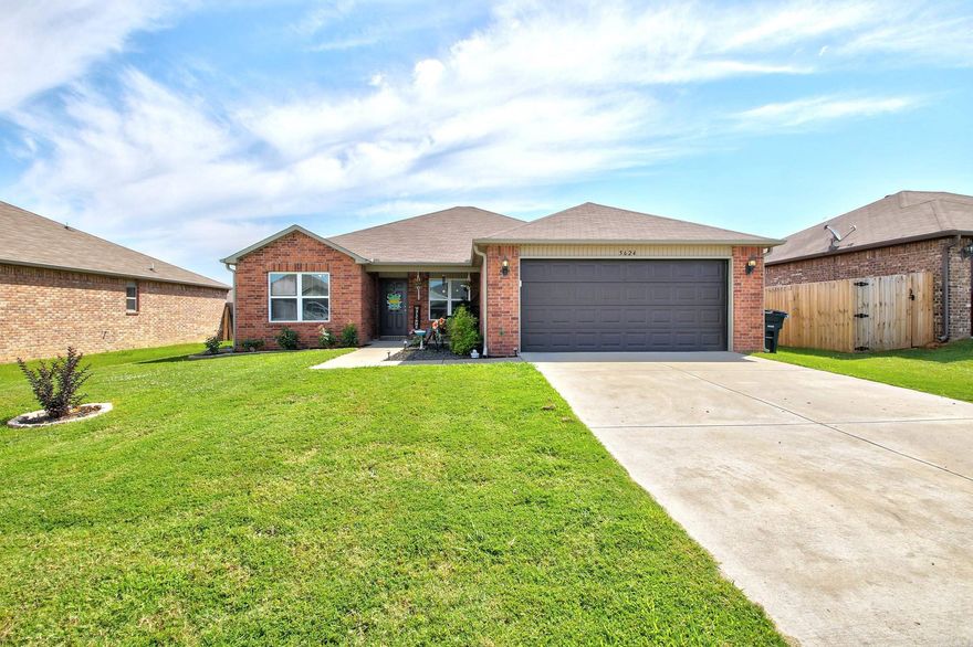 Adorable brick home in lovely Trammel Estates.  Great floorplan with open, airy layout, bright spacious kitchen with dining space just off the entry. Laundry room with pantry leads to 2 car garage.  Entry leads to large family room has 9’ angled ceilings with good natural light and access to patio and backyard.  Split bedroom layout features nice size main bedroom, ensuite bath with separate tub and shower, plus a great walk in closet.  Opposite the living space find 2 additional bedrooms and a full bath.  See the stylish updates in kitchen, bath and laundry room.  Plus fresh paint in main living areas and bedroom. Prepare to fall in love with this one!