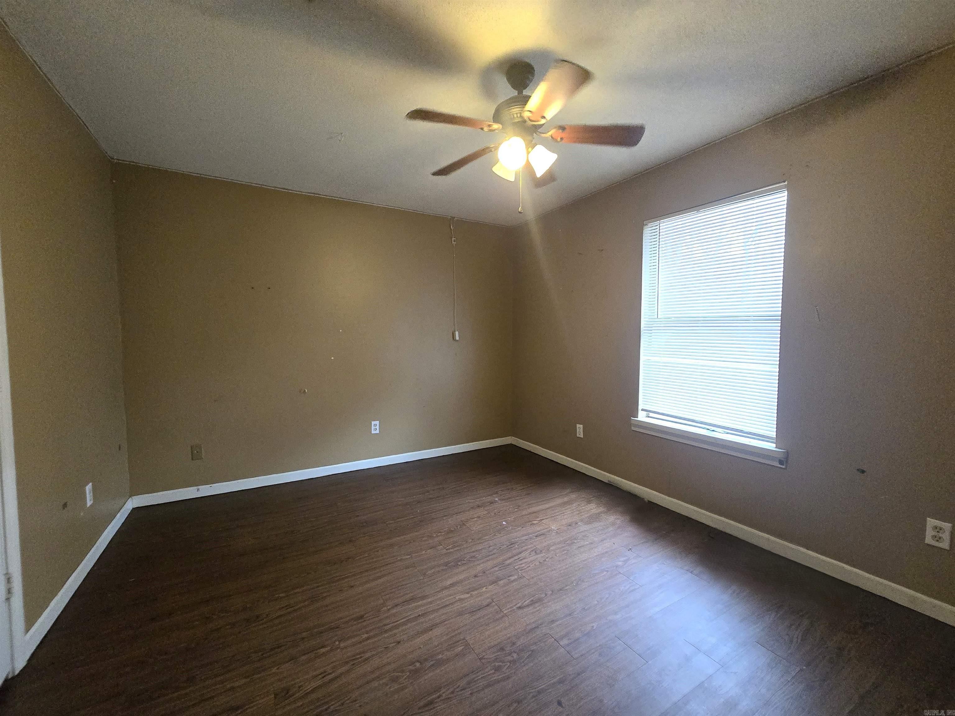 RIVER ROAD ESTATES - Residential