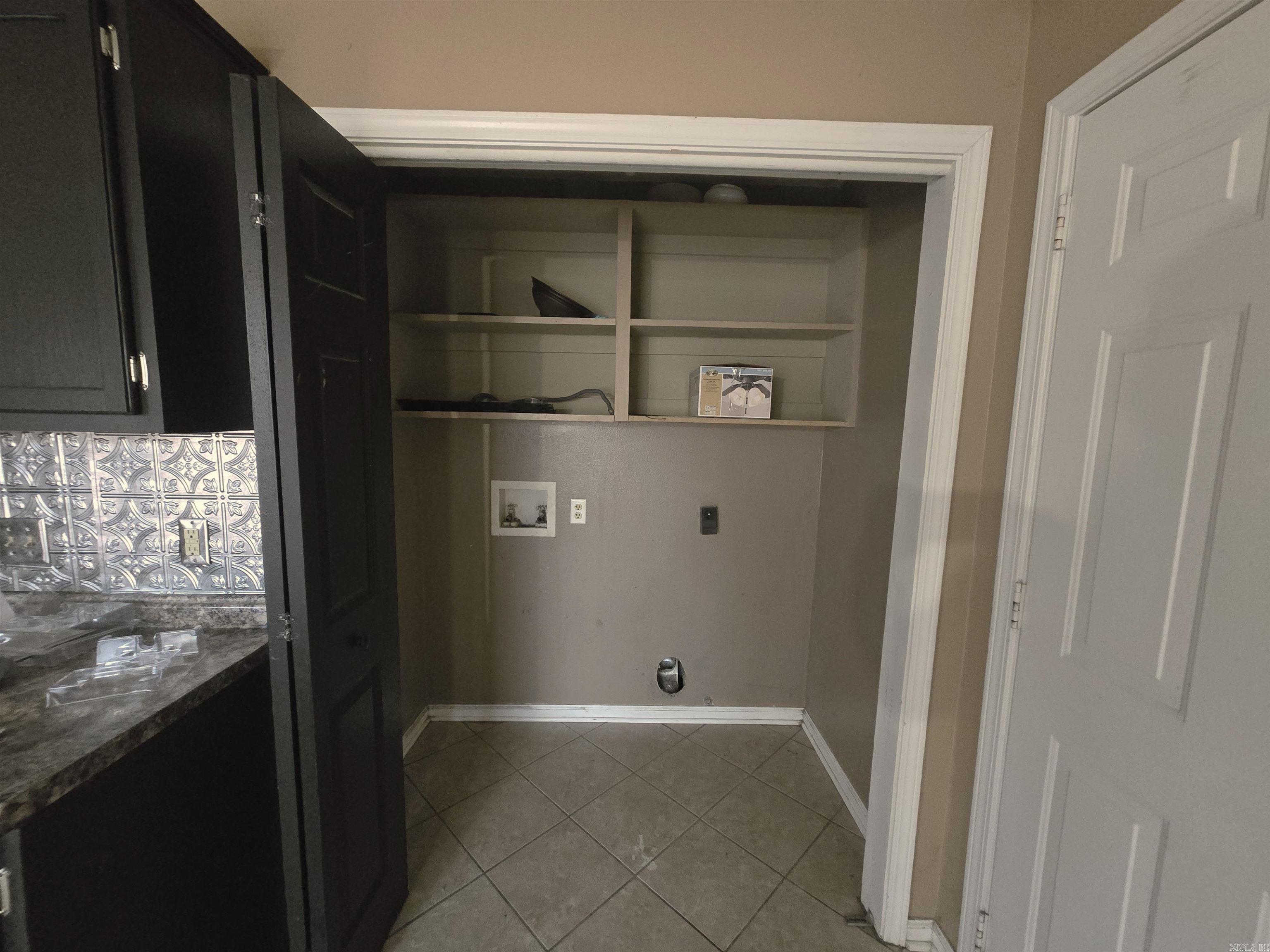 RIVER ROAD ESTATES - Residential