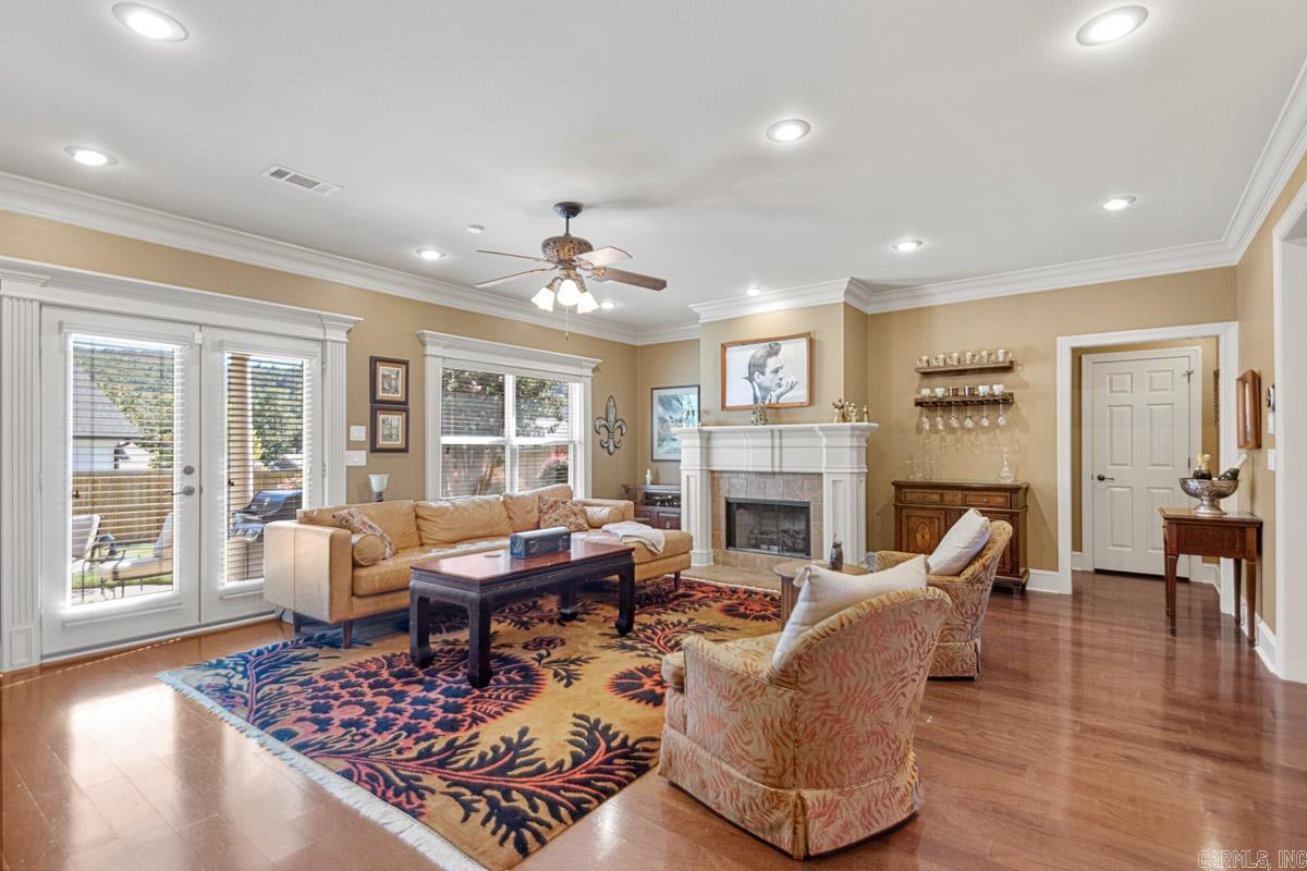 CHENAL VALLEY EPERNAY PLACE - Residential