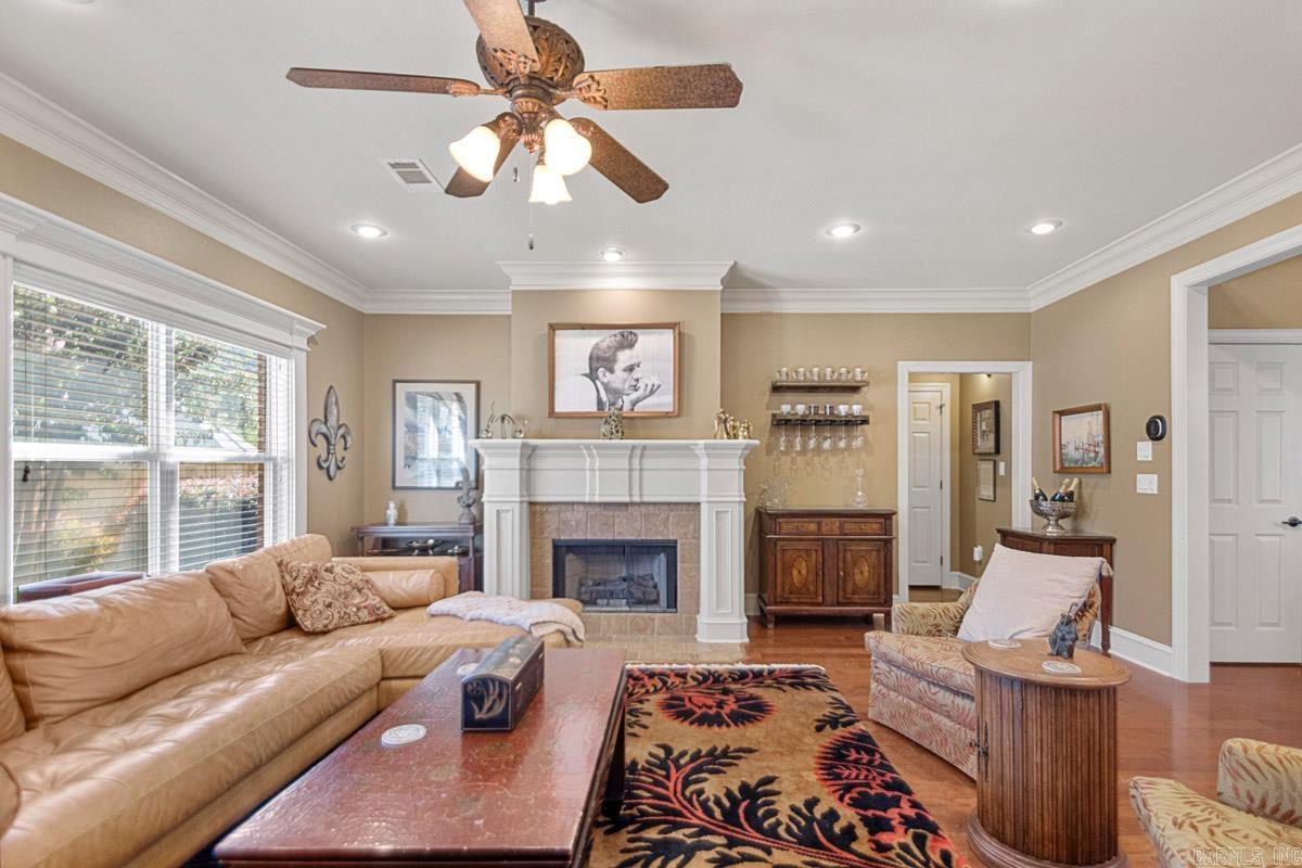 CHENAL VALLEY EPERNAY PLACE - Residential