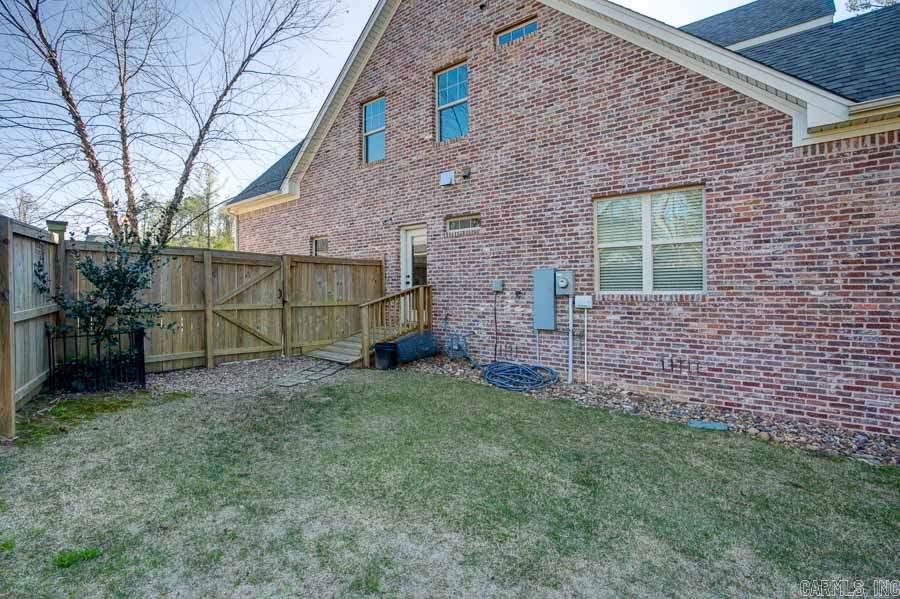 WOODLANDS EDGE - Residential