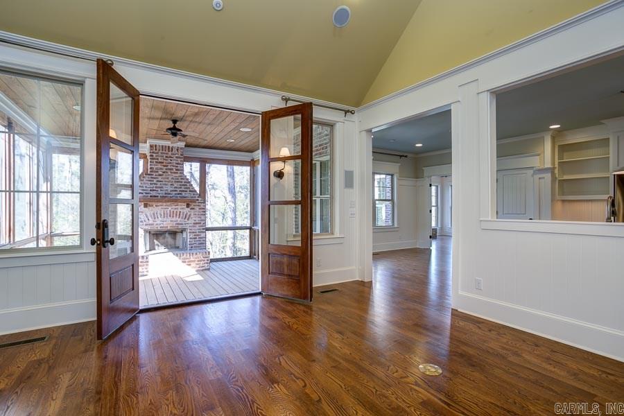 WOODLANDS EDGE - Residential