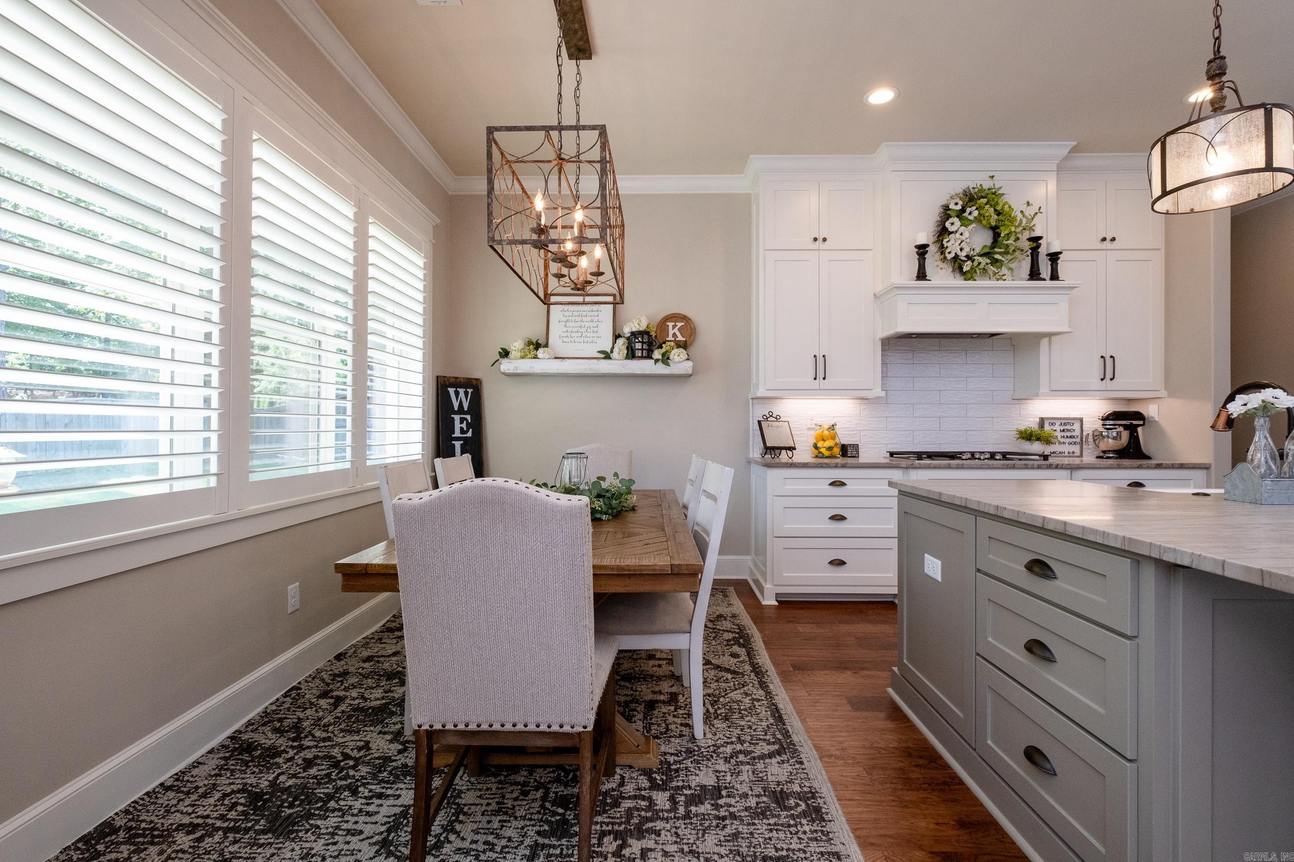 CHENAL VALLEY "ENSBURY PLACE" - Residential