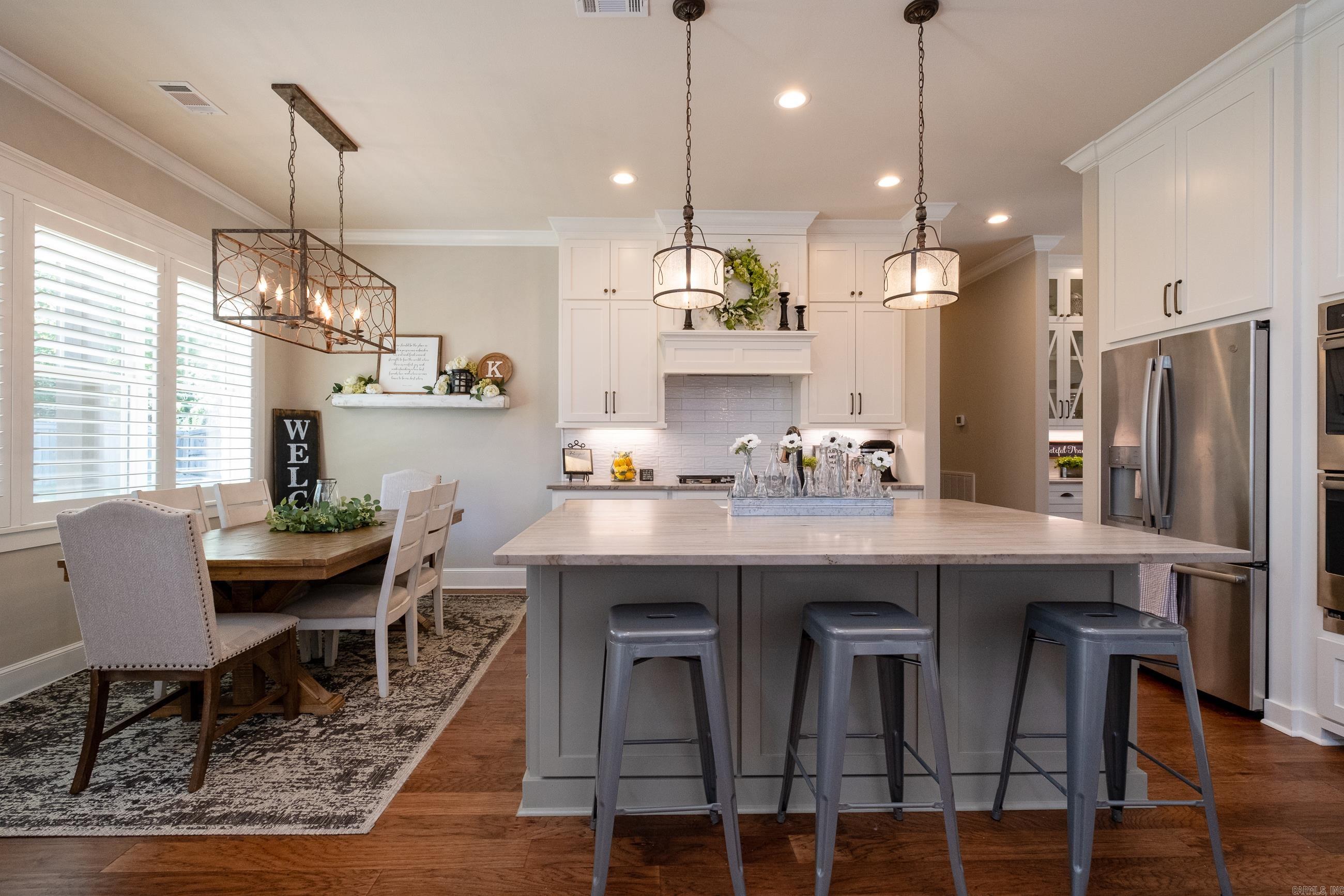 CHENAL VALLEY "ENSBURY PLACE" - Residential