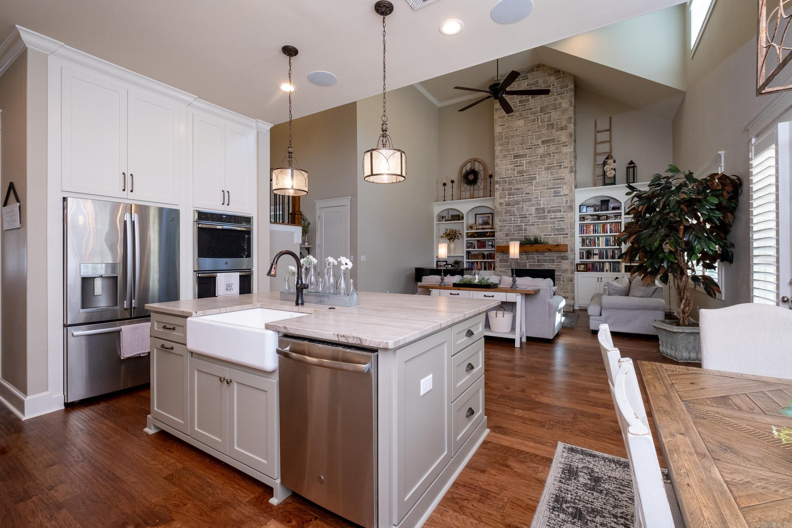 CHENAL VALLEY "ENSBURY PLACE" - Residential