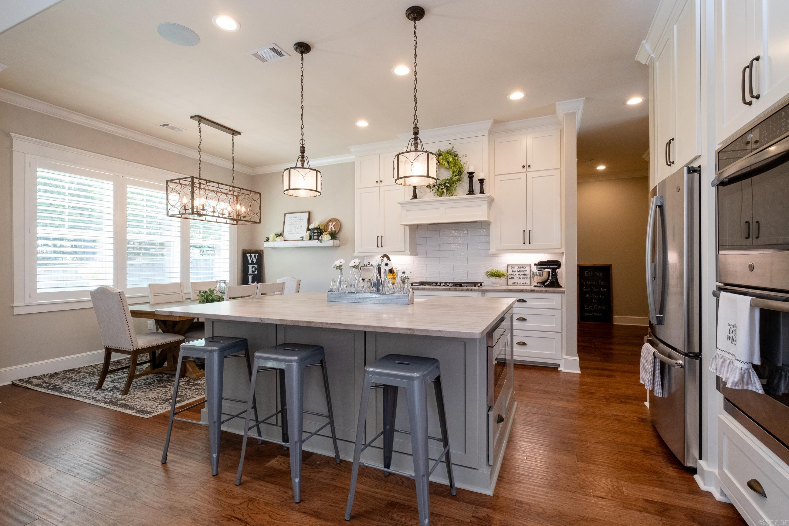 CHENAL VALLEY "ENSBURY PLACE" - Residential