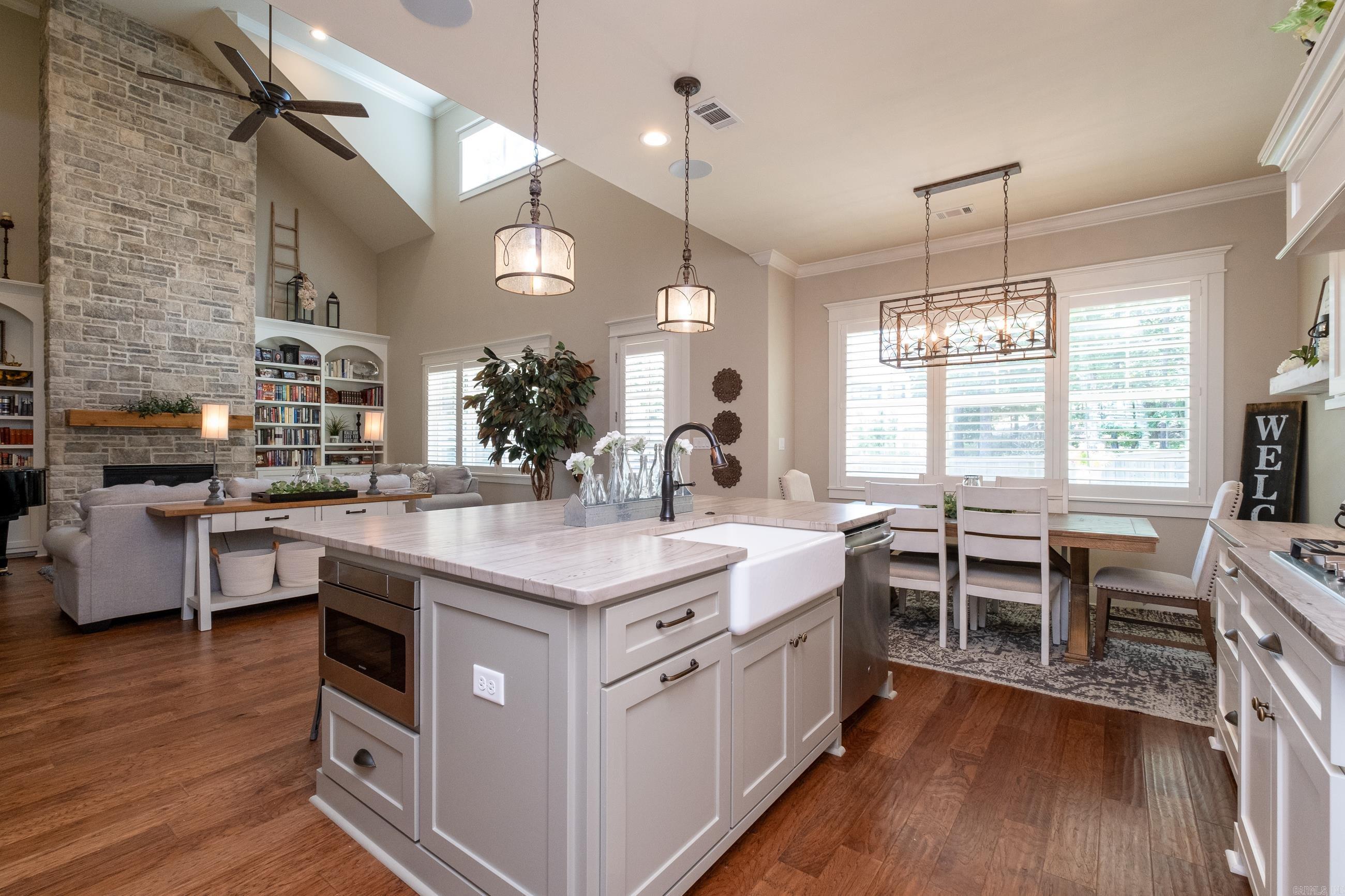 CHENAL VALLEY "ENSBURY PLACE" - Residential