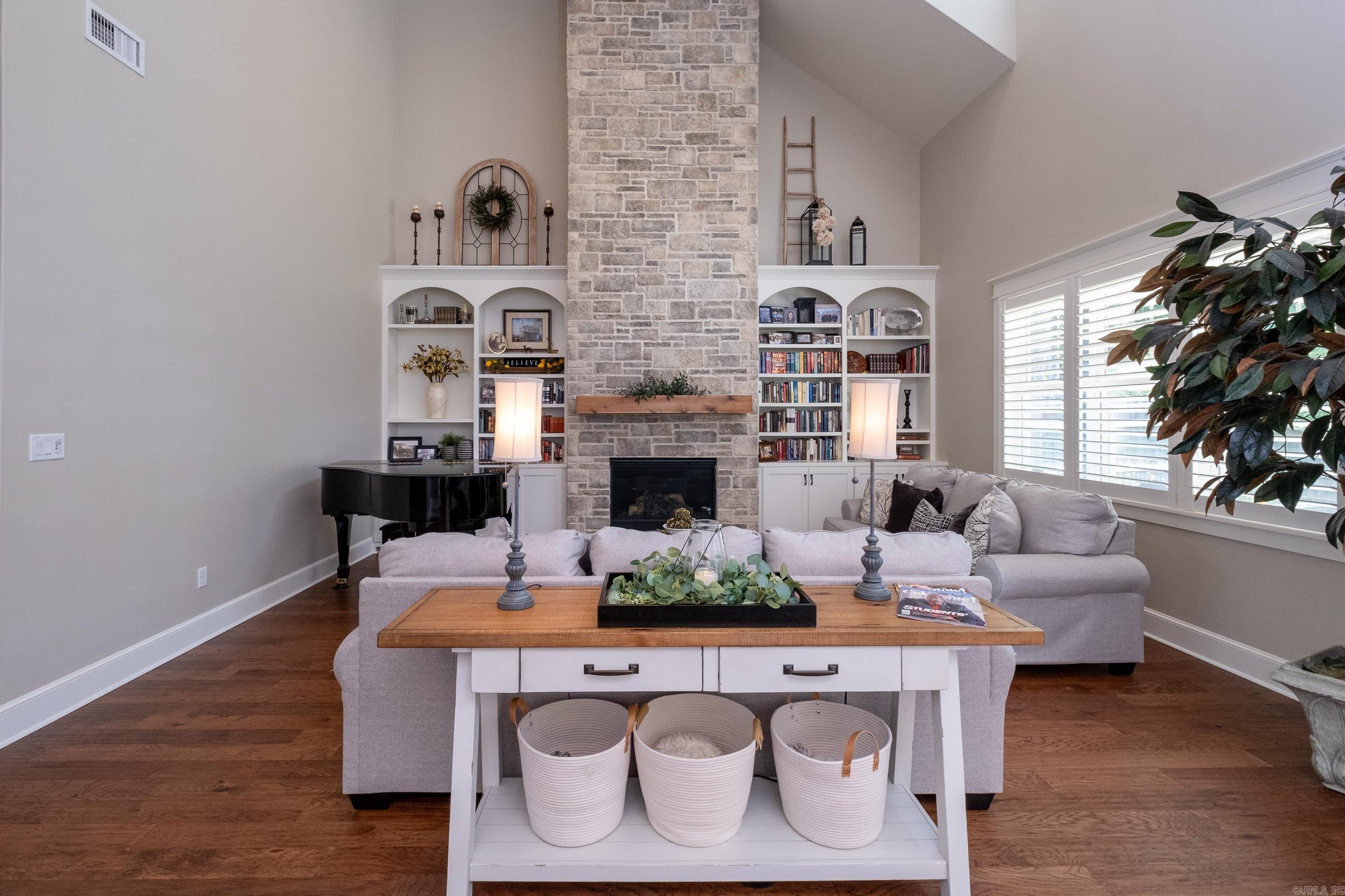 CHENAL VALLEY "ENSBURY PLACE" - Residential