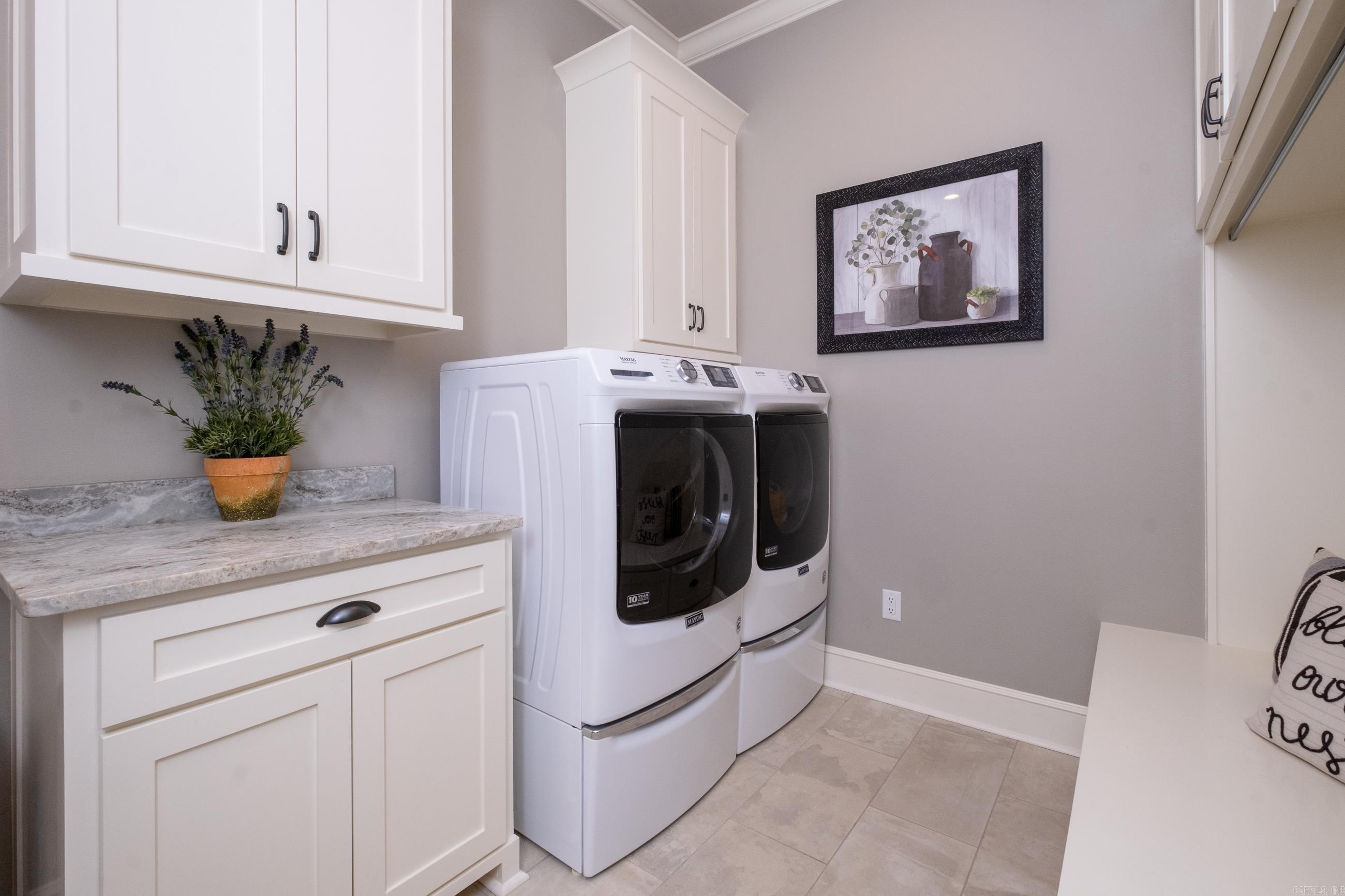 CHENAL VALLEY "ENSBURY PLACE" - Residential