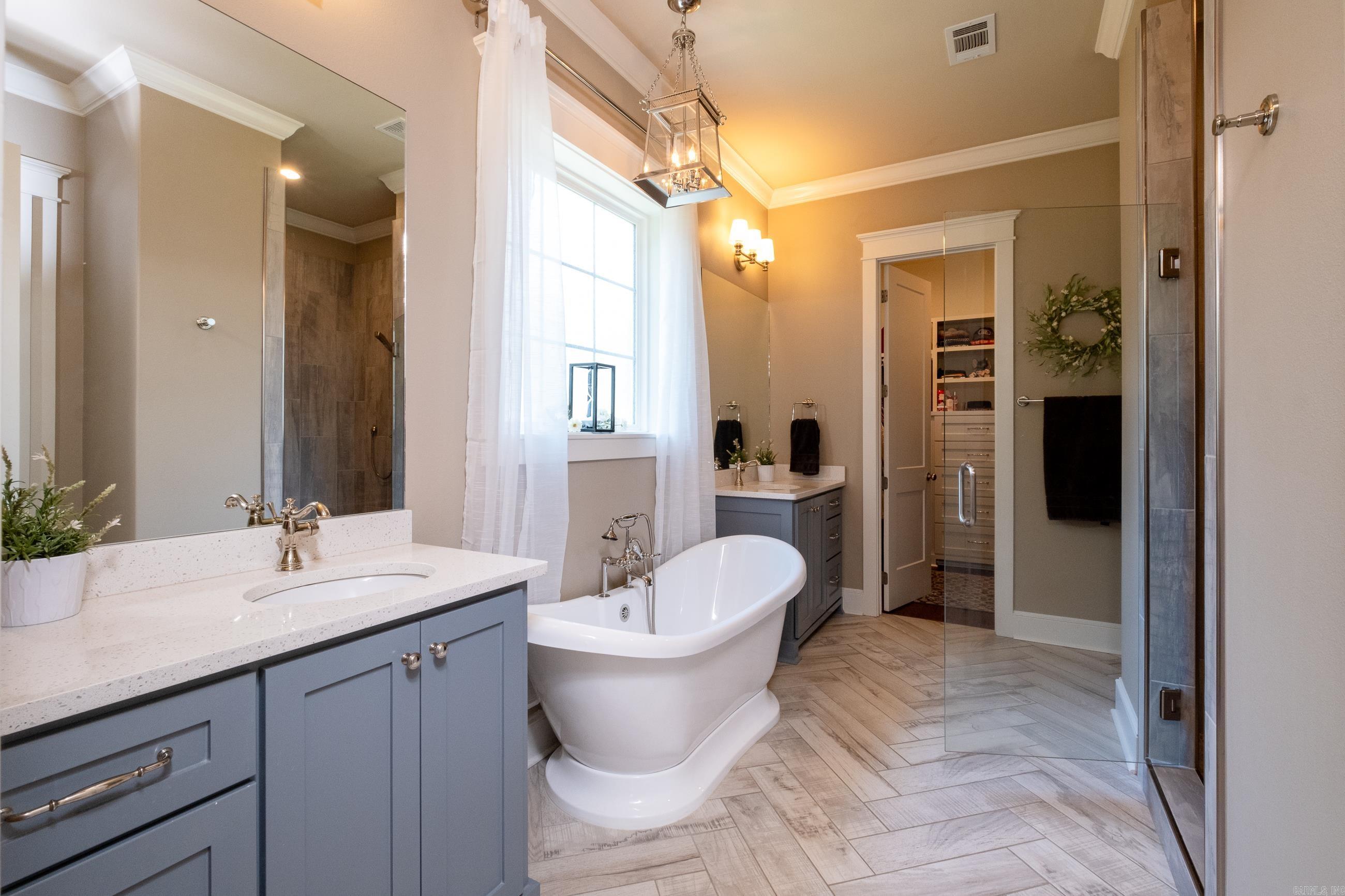 CHENAL VALLEY "ENSBURY PLACE" - Residential