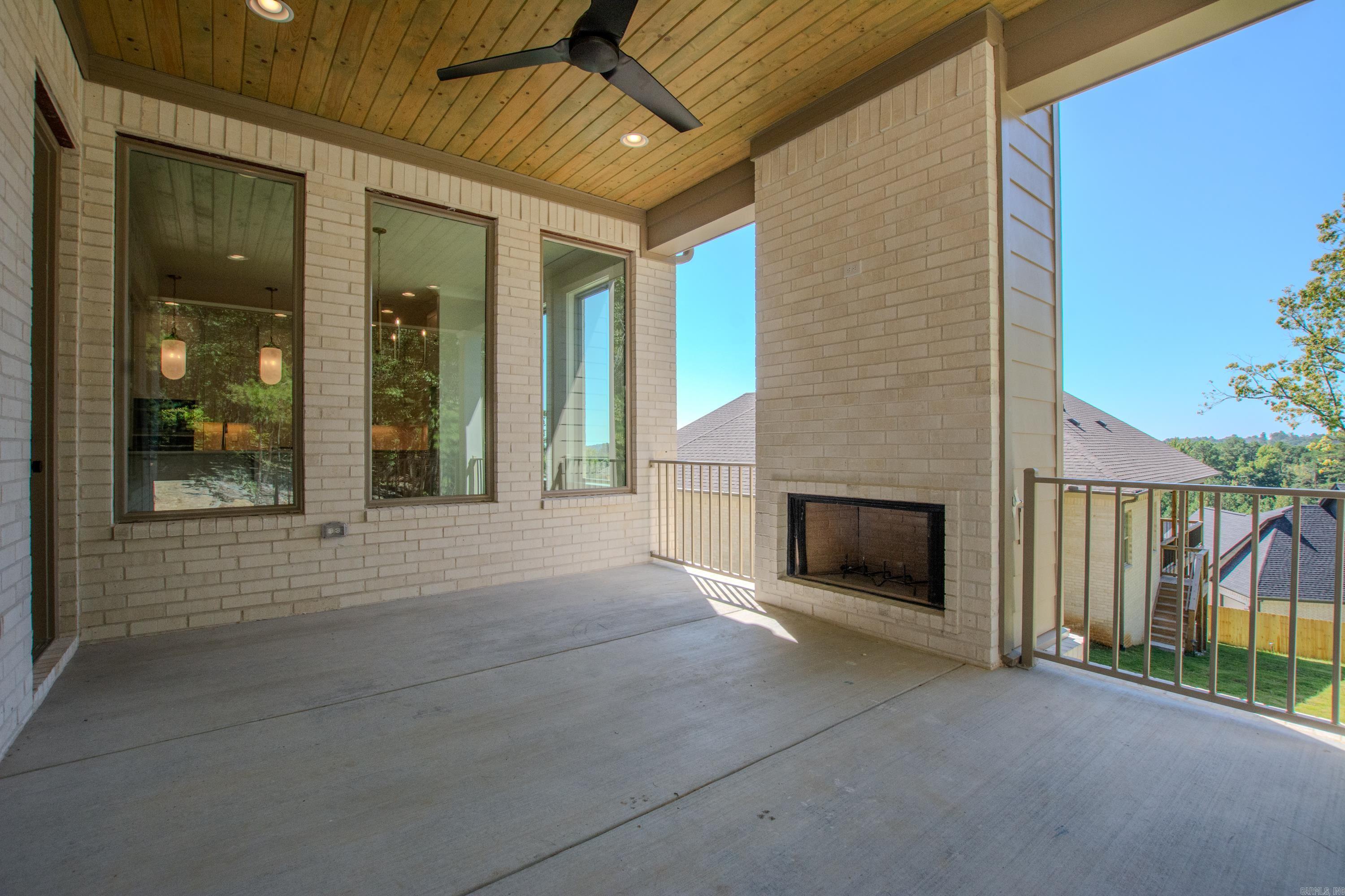 BEAR DEN ESTATES - Residential