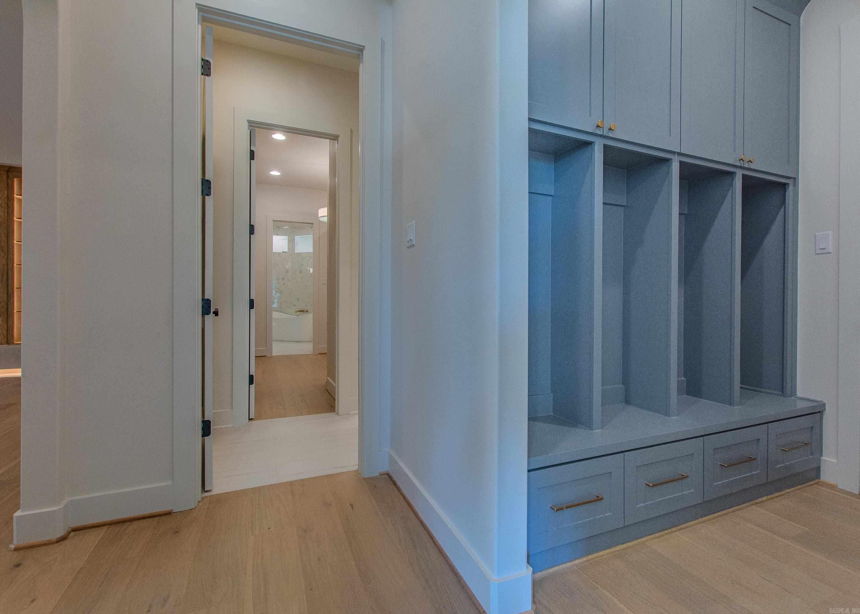BEAR DEN ESTATES - Residential