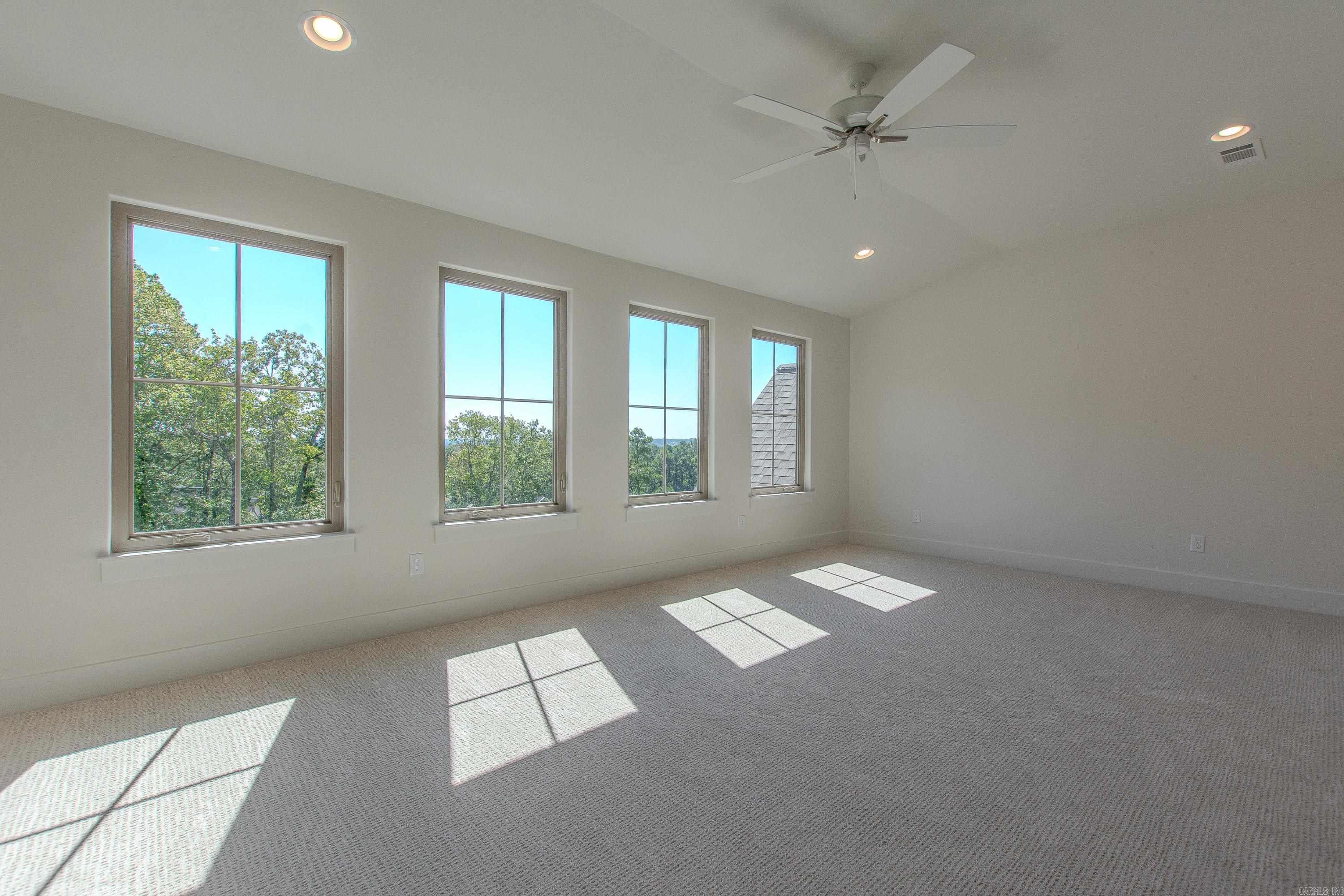 BEAR DEN ESTATES - Residential