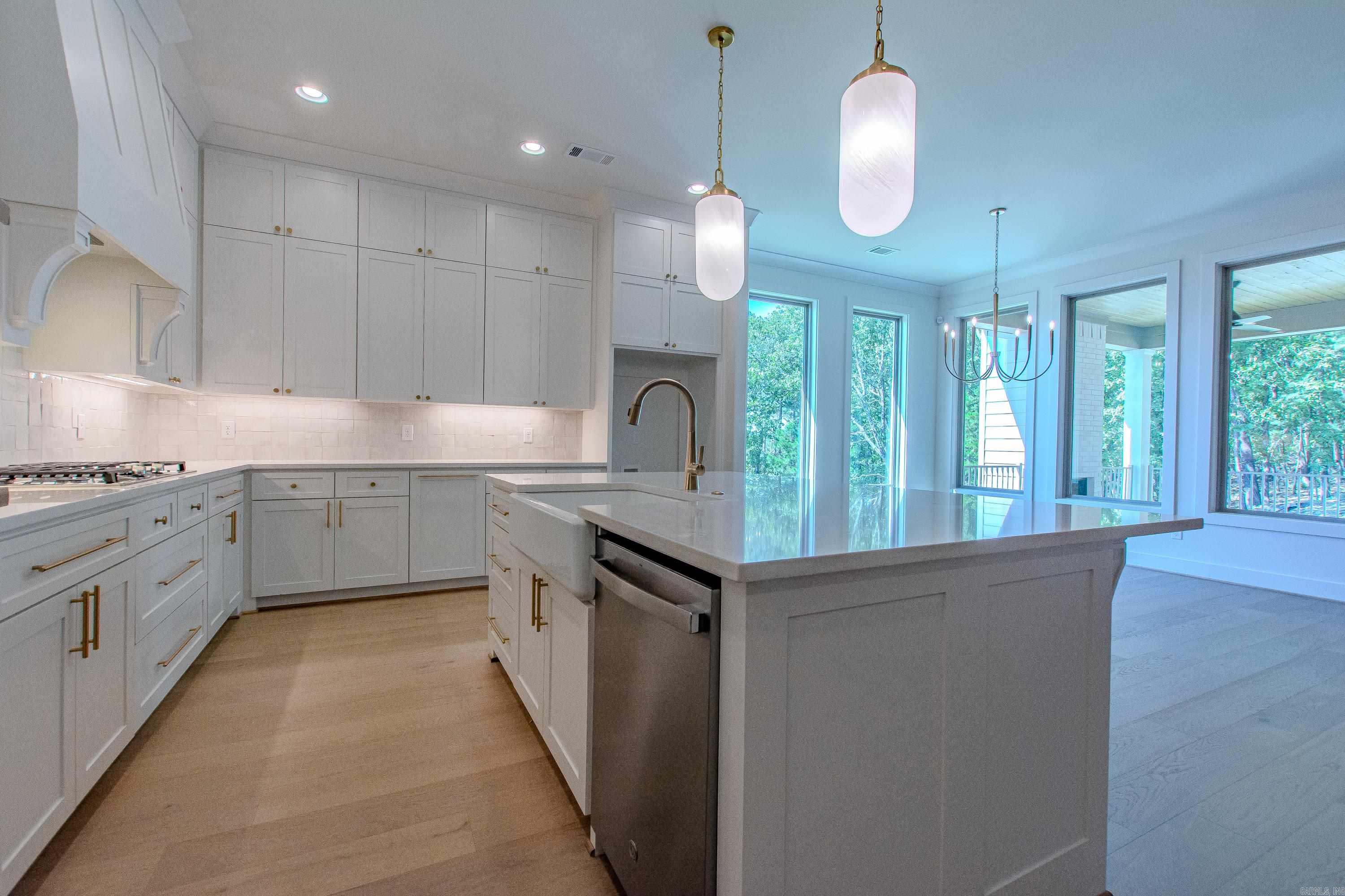 BEAR DEN ESTATES - Residential