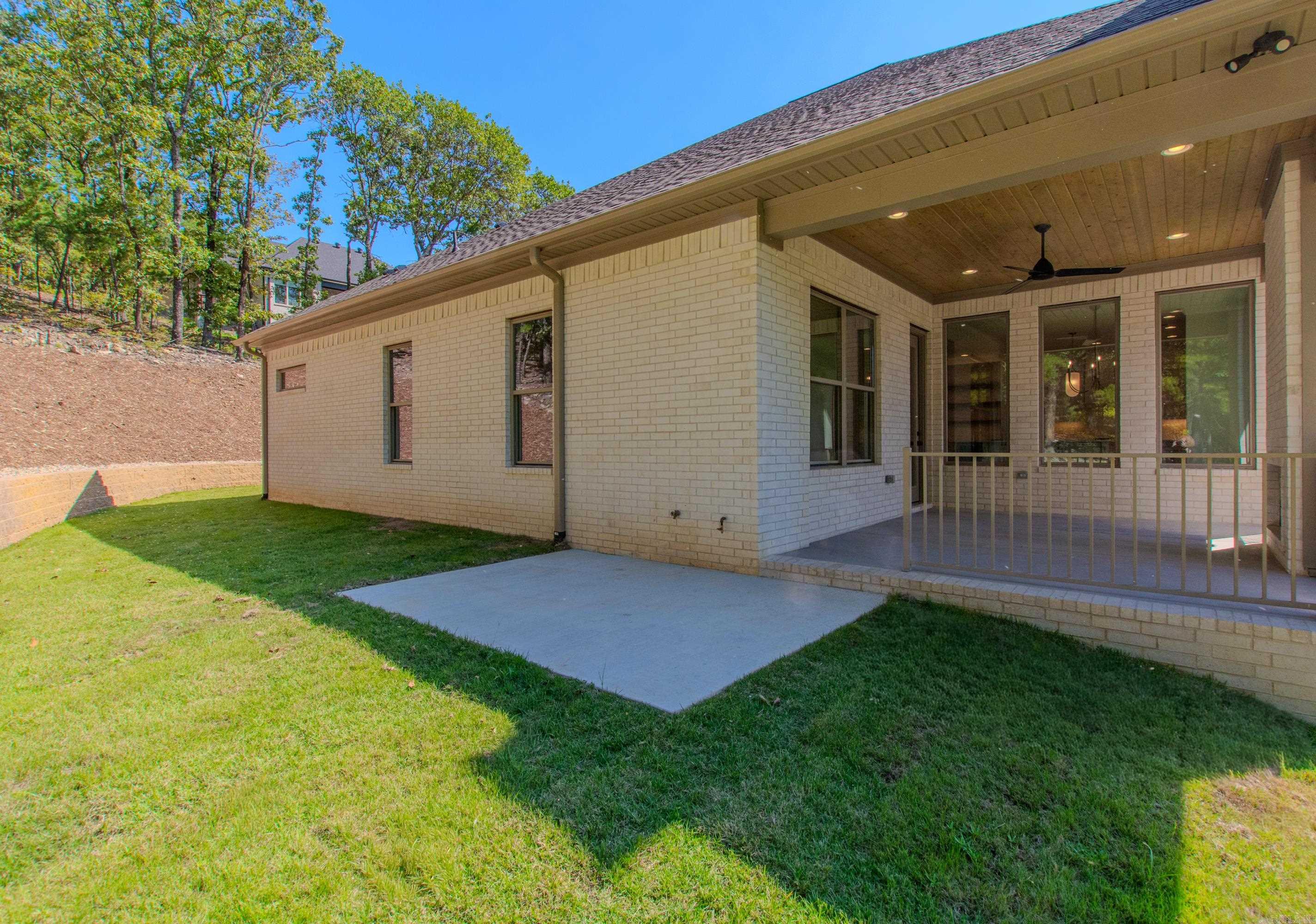 BEAR DEN ESTATES - Residential