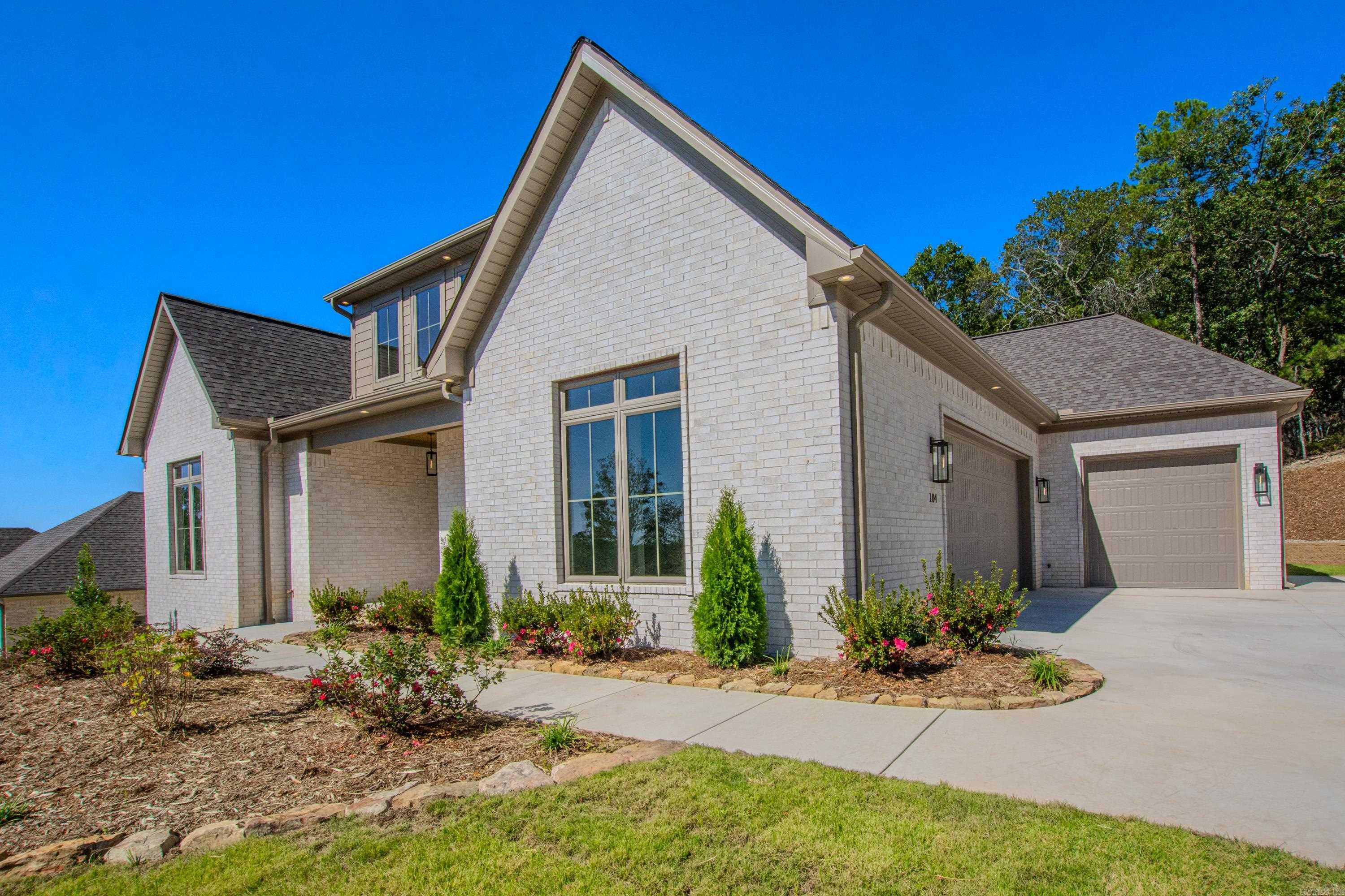 BEAR DEN ESTATES - Residential