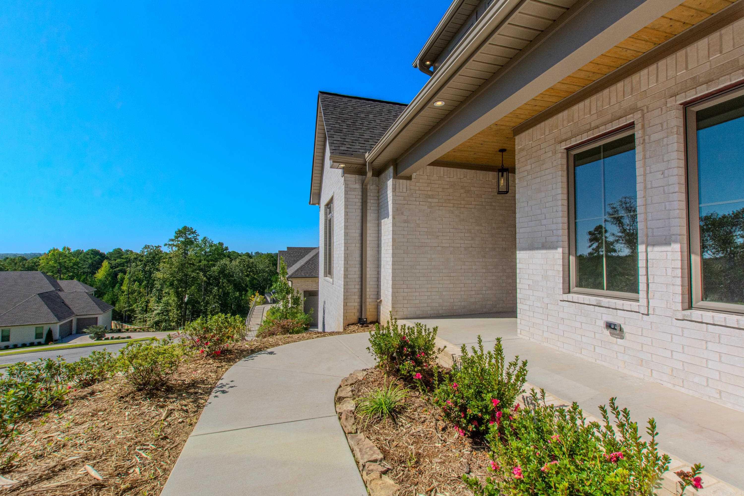 BEAR DEN ESTATES - Residential