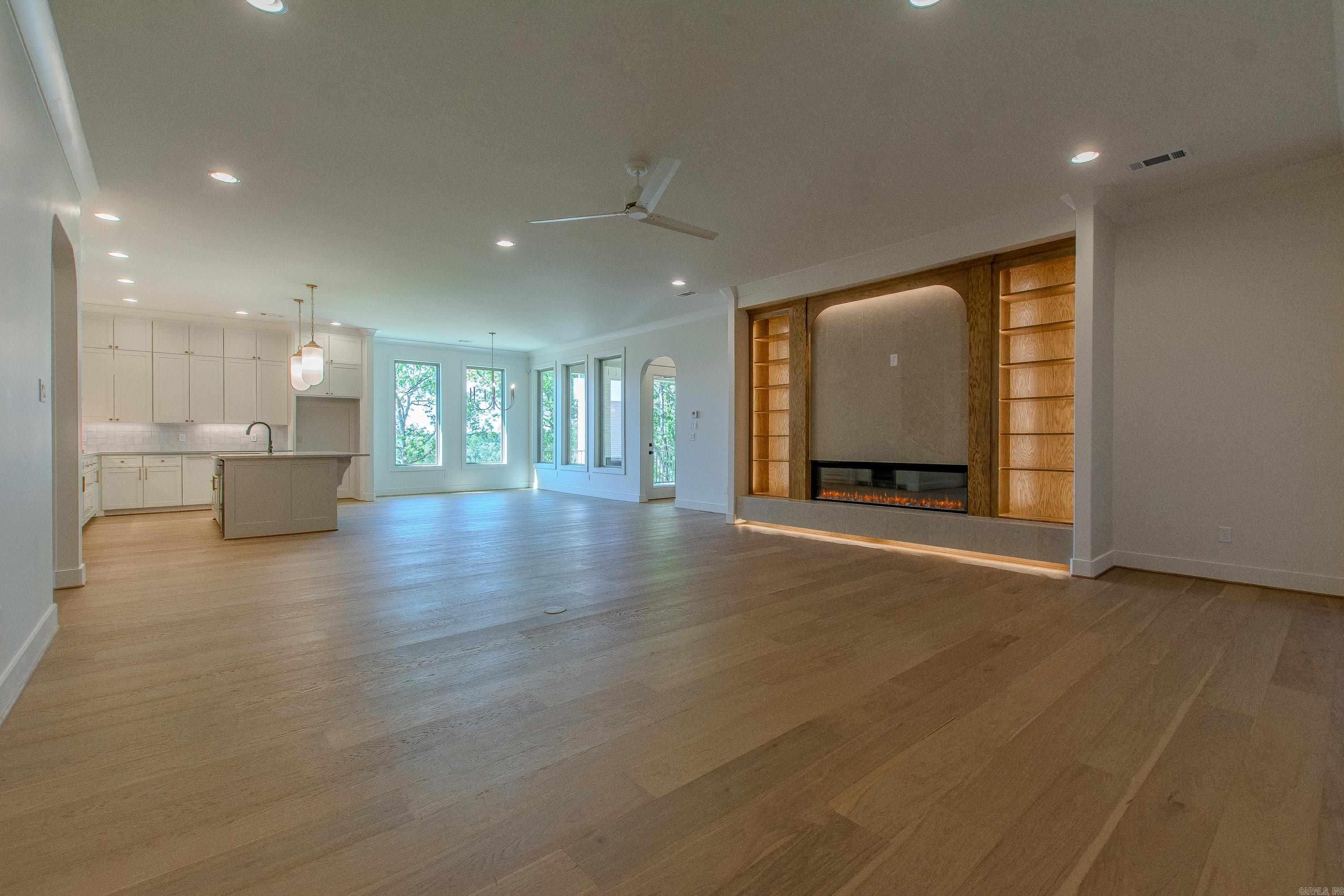 BEAR DEN ESTATES - Residential