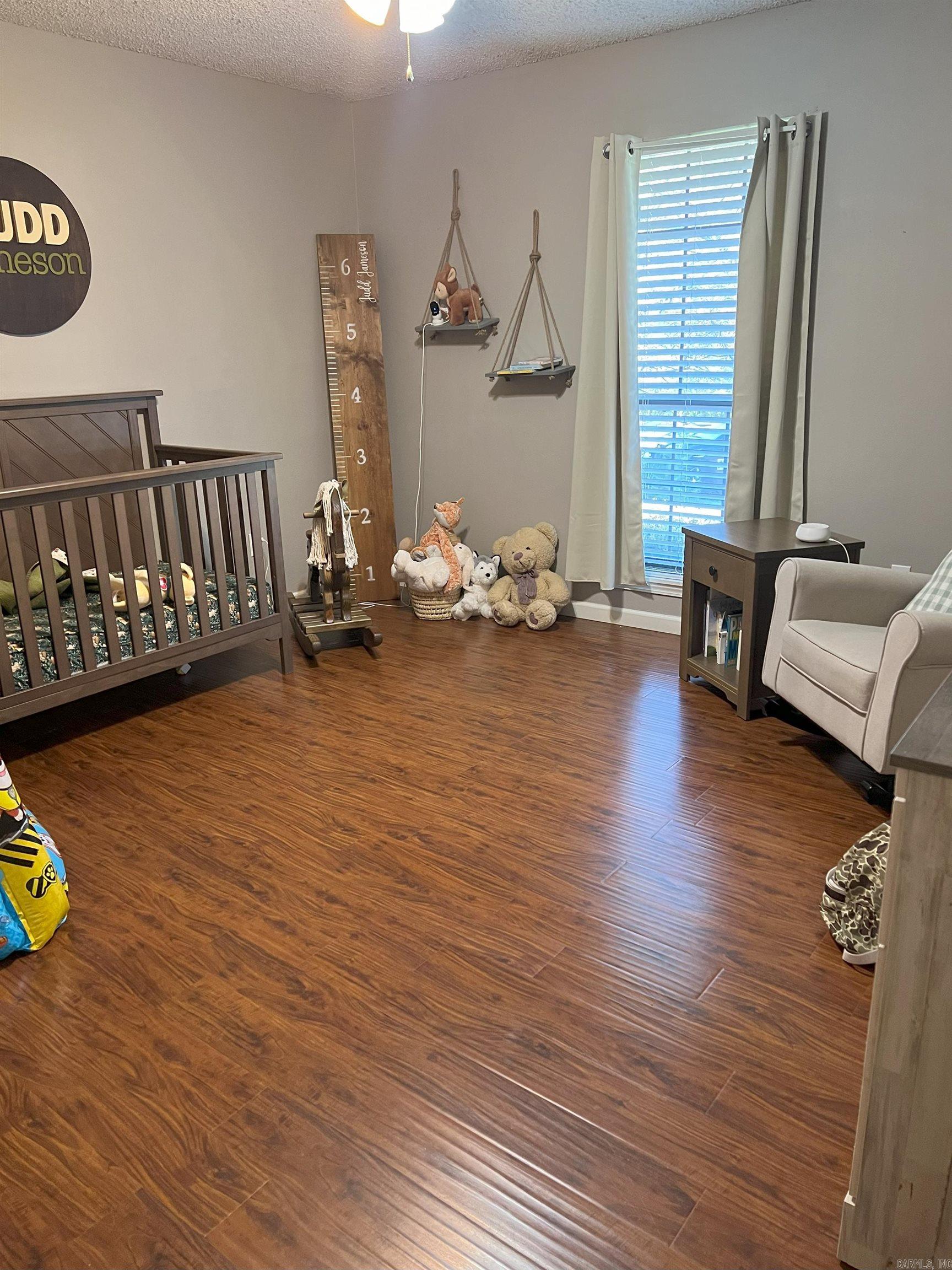 ROLLING BROOK - Residential