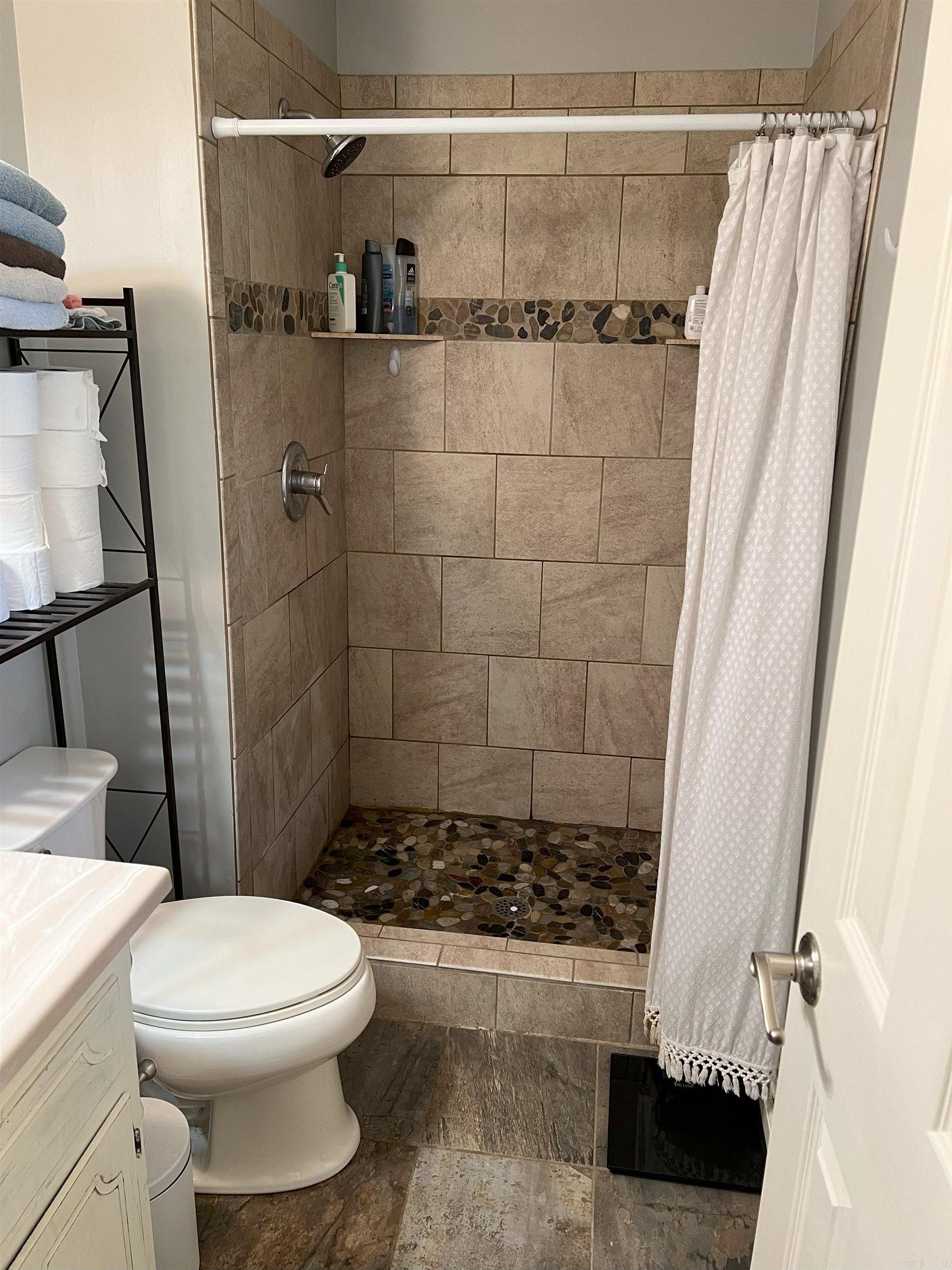 ROLLING BROOK - Residential