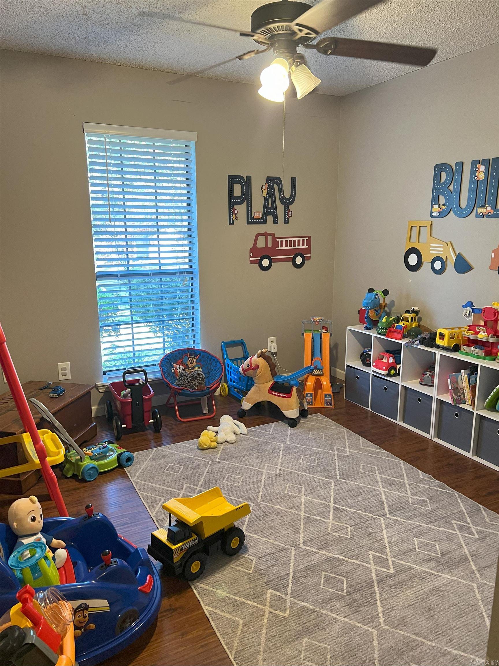 ROLLING BROOK - Residential